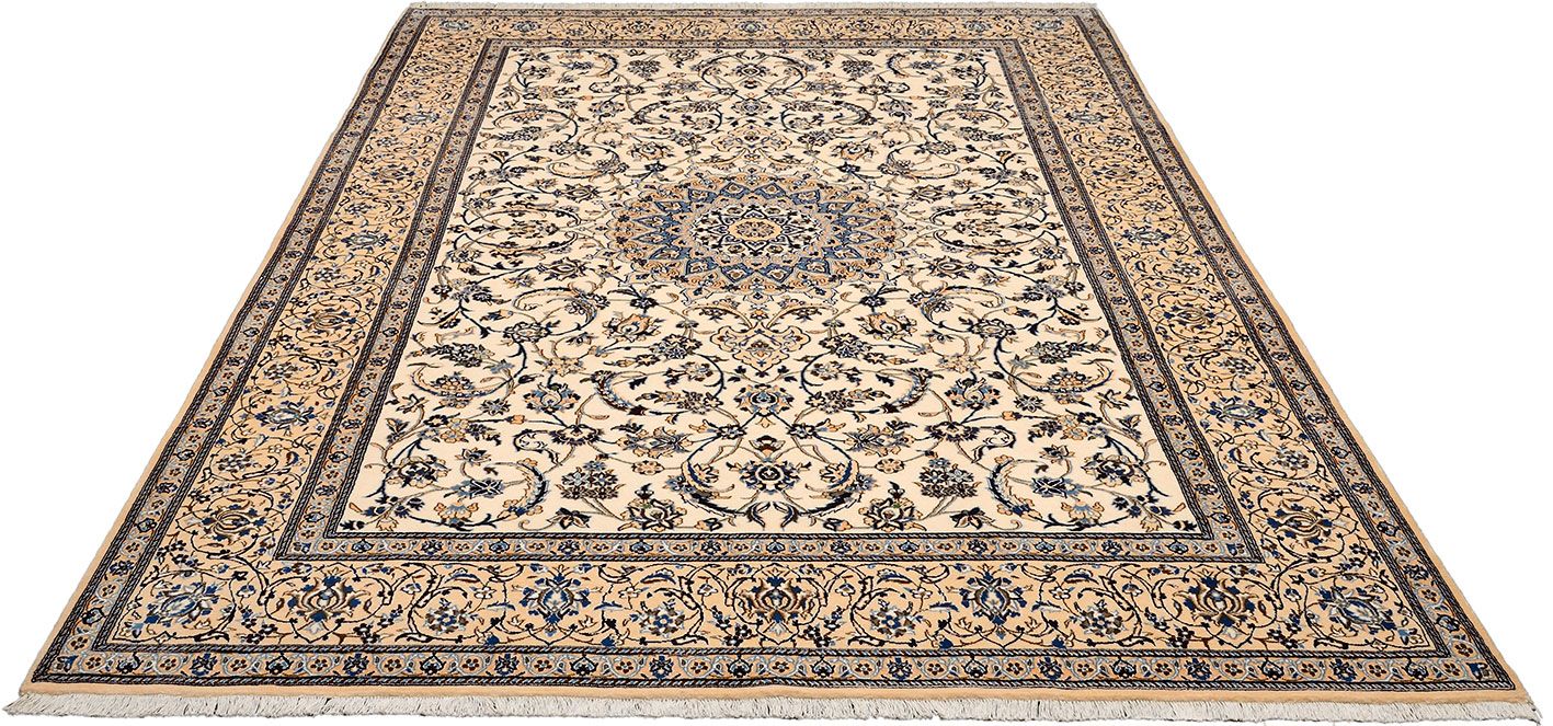 Alternative view of Nain Persian Rug 242 × 363 cm in Wool & Silk, hand-knotted