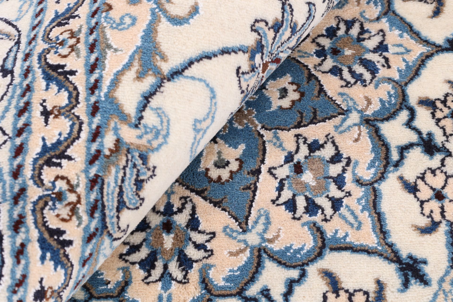 Wool & Silk Nain Persian Rug 167 × 243 cm, hand-knotted - Image 8