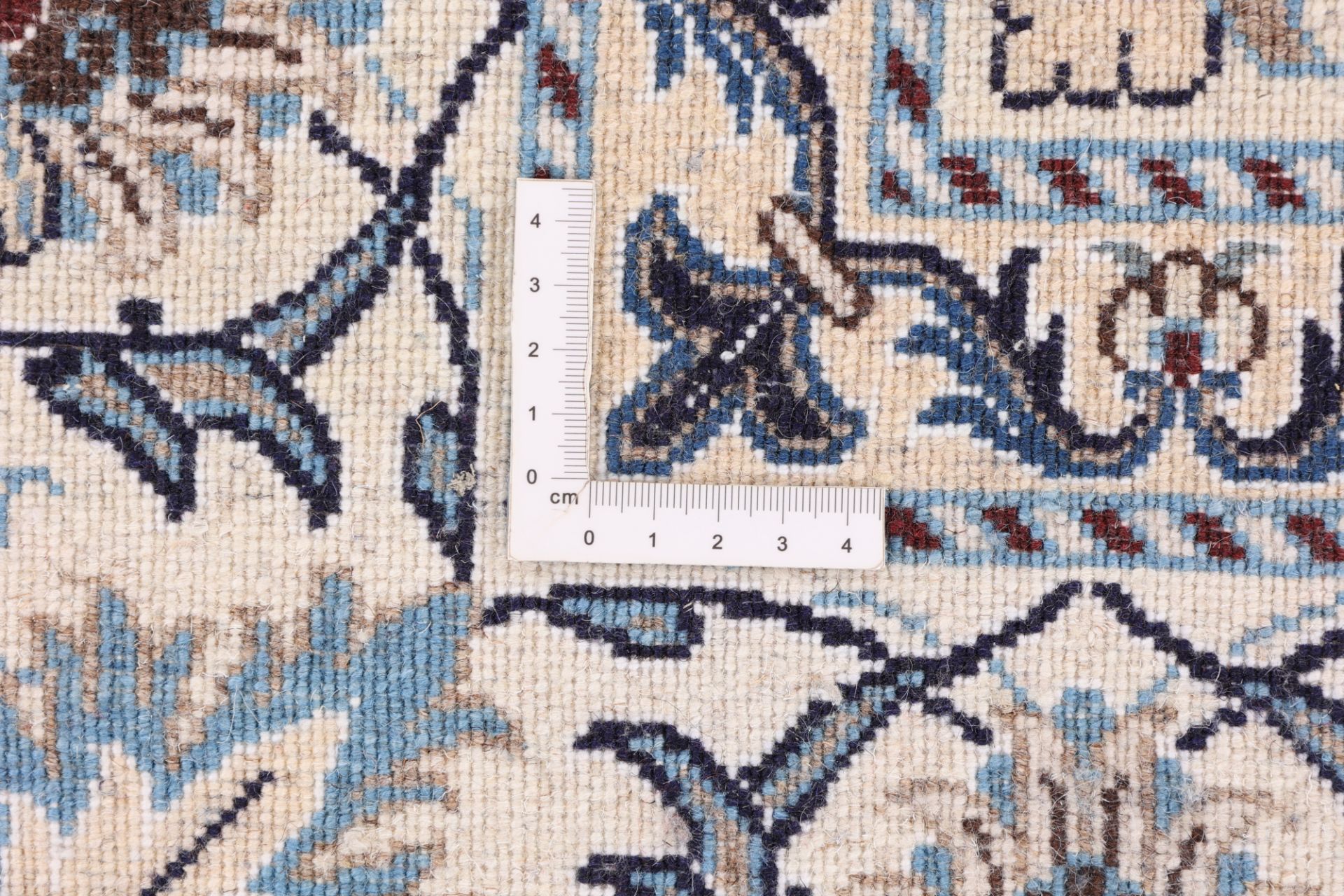 Nain Persian Rug 148 × 205 cm in Wool & Silk, hand-knotted - Image 7