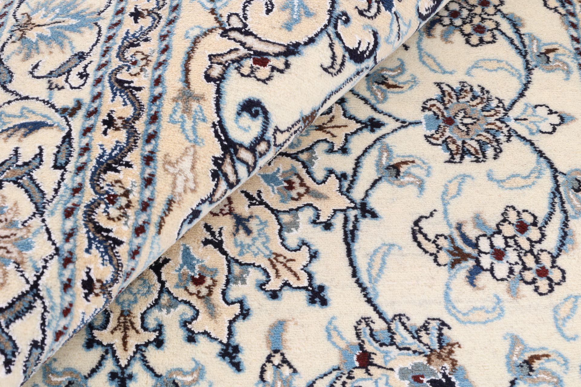 Nain Persian Rug 148 × 205 cm in Wool & Silk, hand-knotted - Image 8