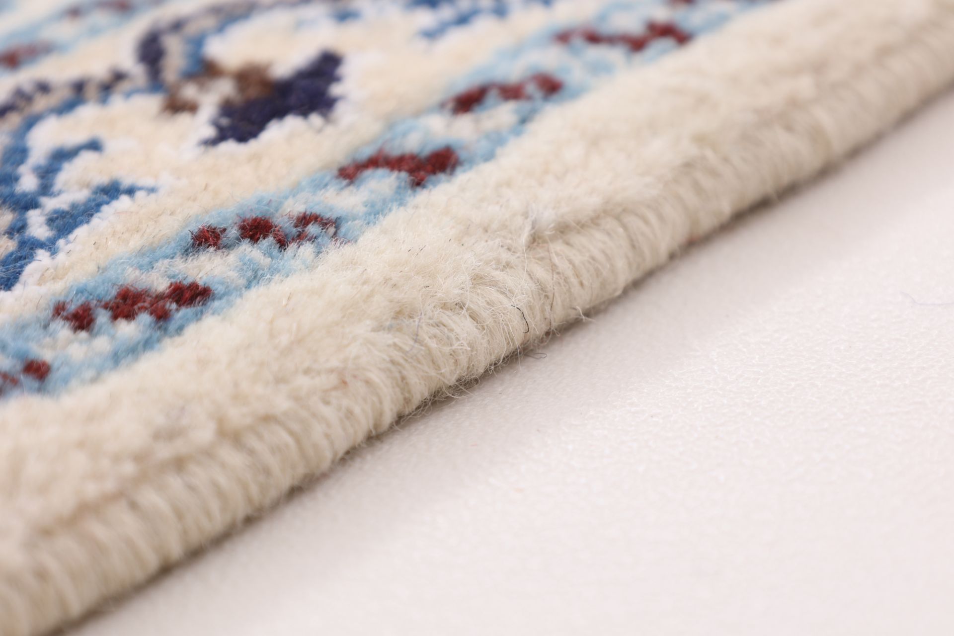 Nain Persian Rug 148 × 205 cm in Wool & Silk, hand-knotted - Image 9