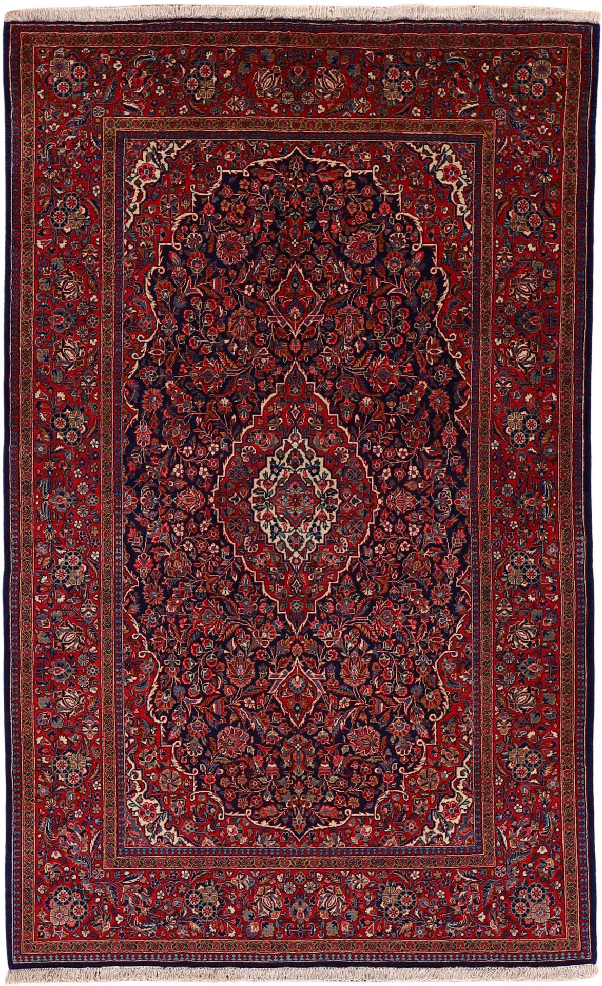 Kashan Persian Rug 135 × 194 cm in Wool, hand-knotted