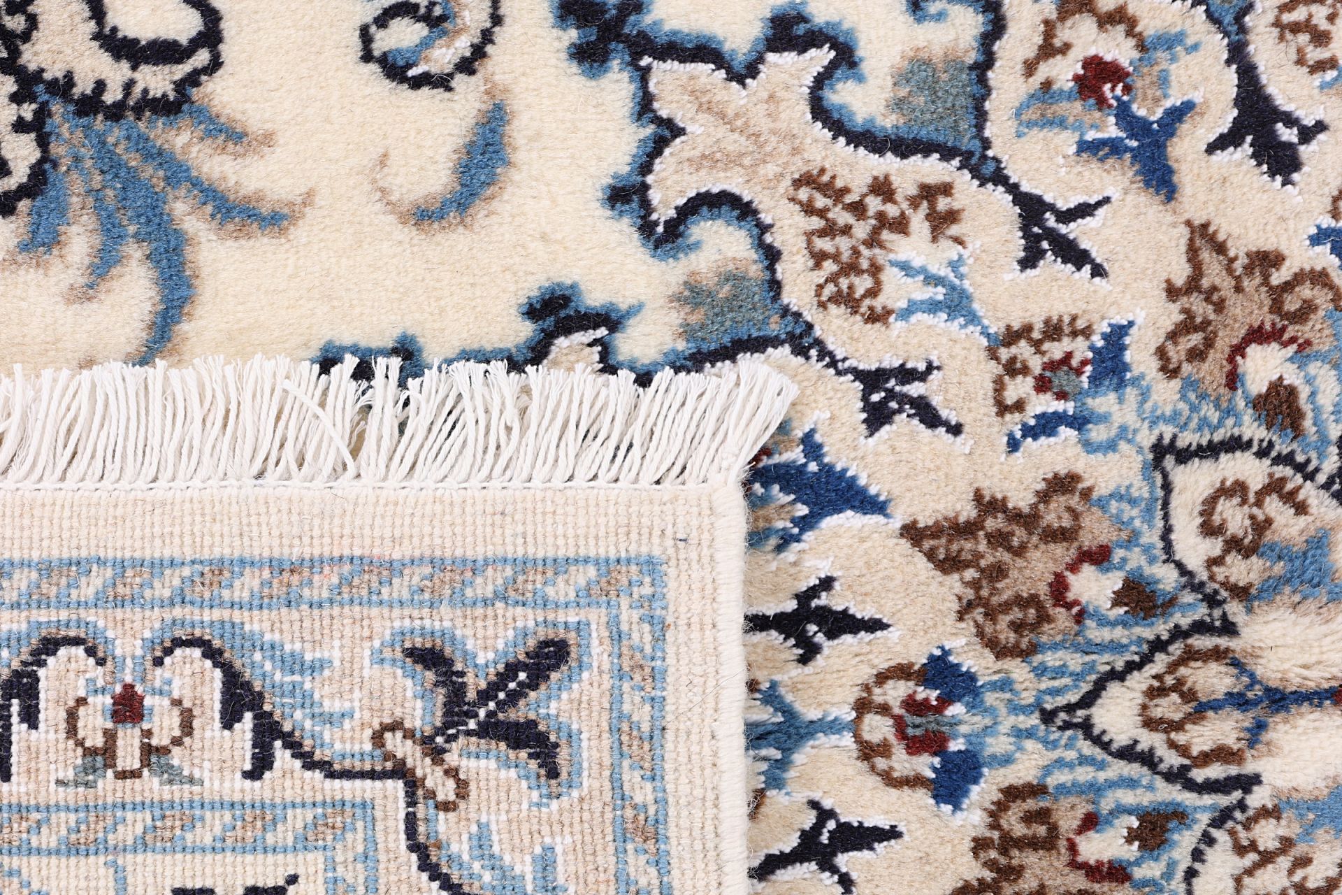 Wool & Silk Nain Persian Rug 149 × 202 cm, hand-knotted - Image 7