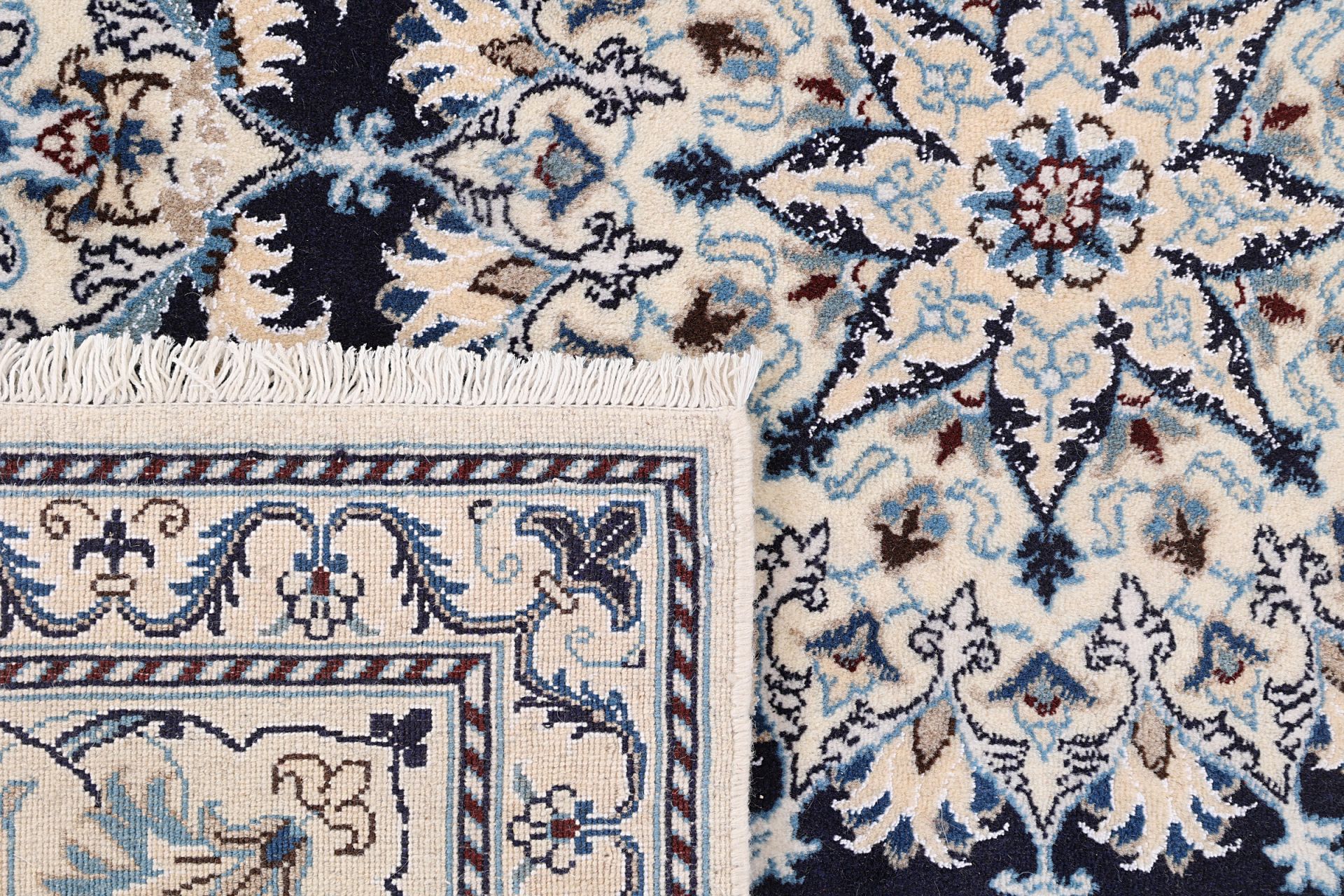 Wool & Silk Nain Persian Rug 196 × 200 cm, hand-knotted - Image 6