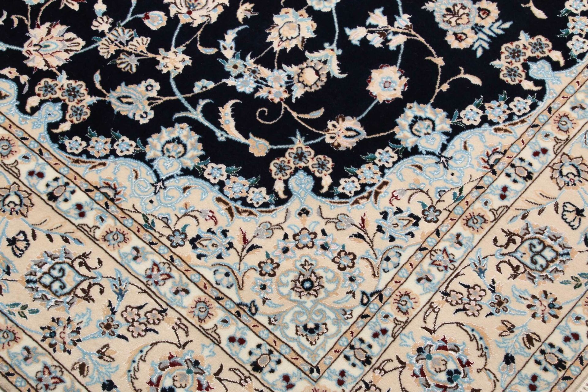 Hand-Knotted Nain Persian Rug, 156 × 231 cm, Wool - Image 7