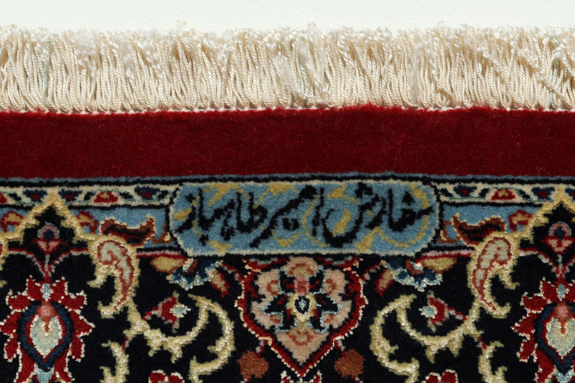 Isfahan Persian Rug 82 × 128 cm in Wool & Silk, hand-knotted - Image 11