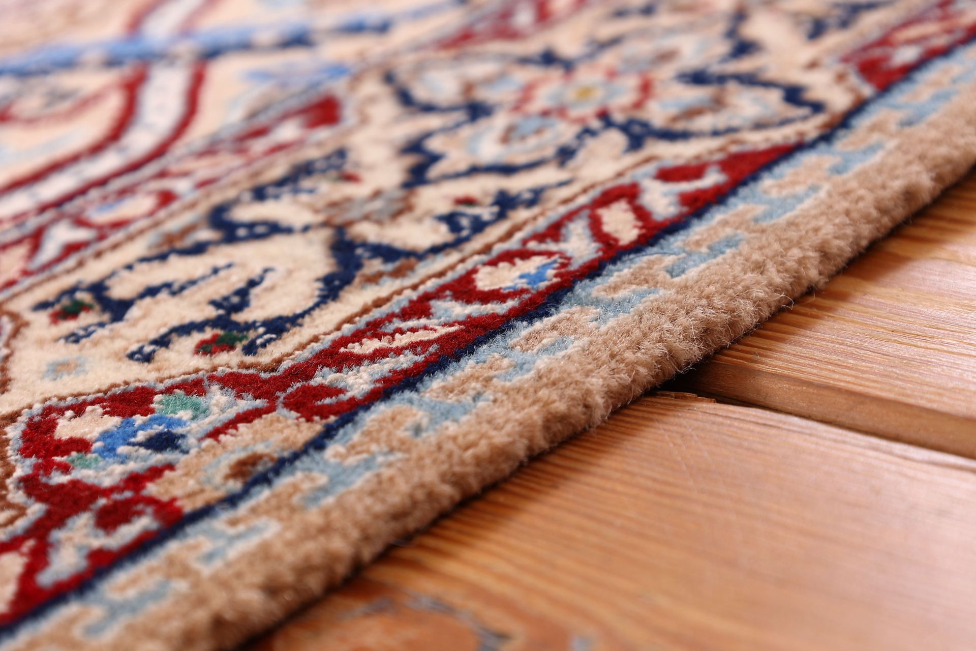 Wool & Silk Nain Persian Rug 200 × 303 cm, hand-knotted - Image 6