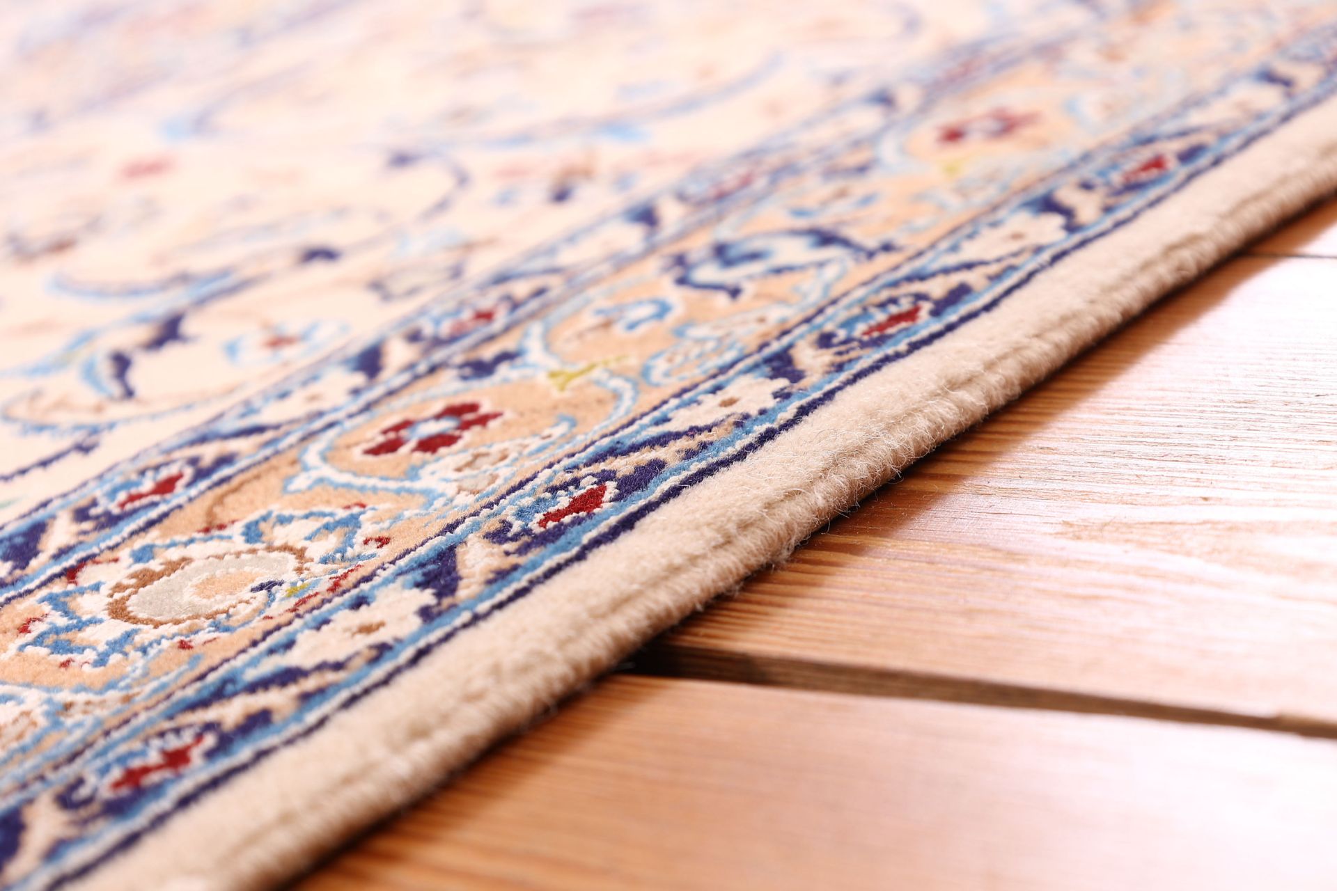 Nain Persian Rug 224 × 317 cm in Wool & Silk, hand-knotted - Image 6