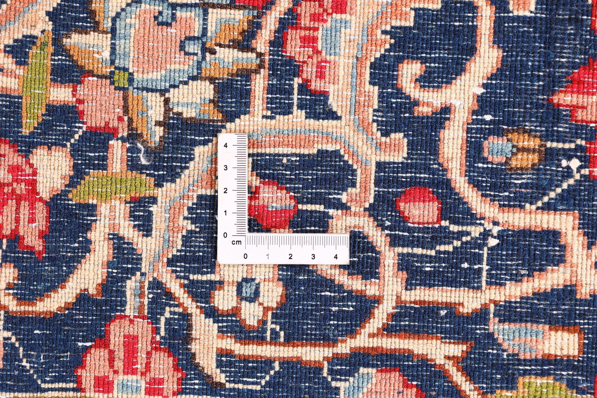 Yazd Persian Rug 301 × 401 cm in Wool, hand-knotted - Image 9