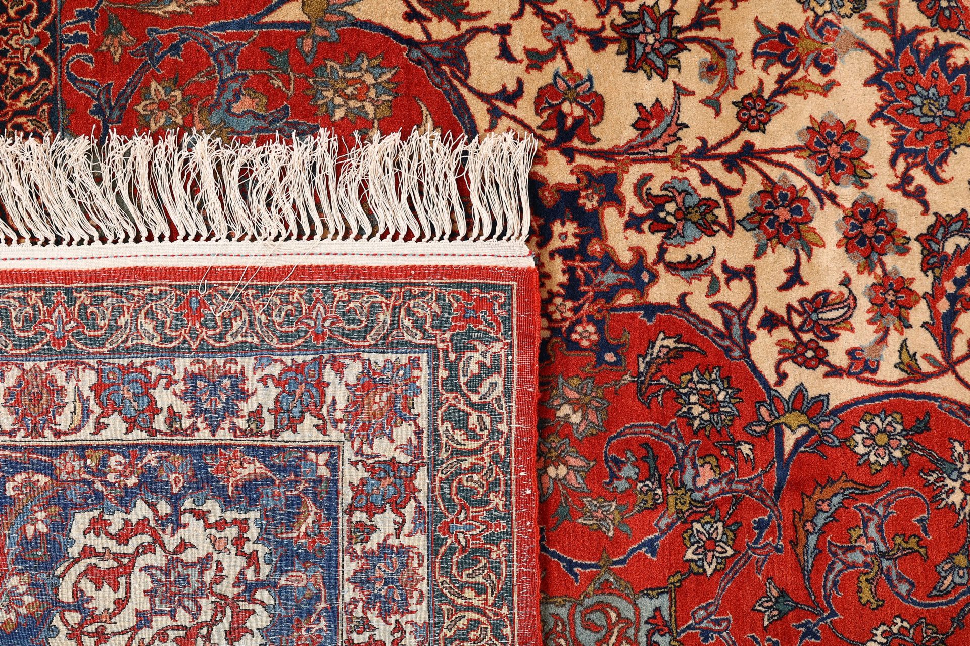 Isfahan Persian Rug 309 × 405 cm in Wool, hand-knotted - Image 7