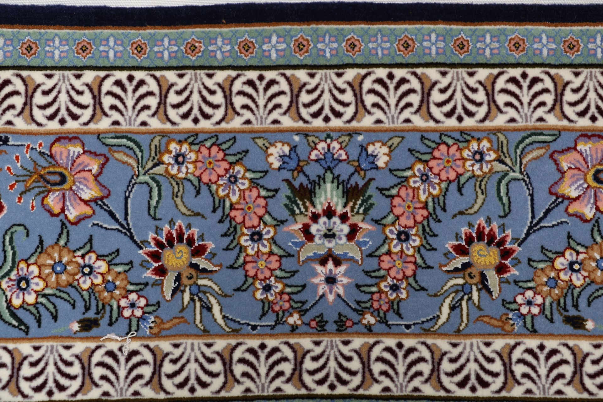 Hand-Knotted Isfahan Persian Rug, 147 × 230 cm, Wool & Silk - Image 8