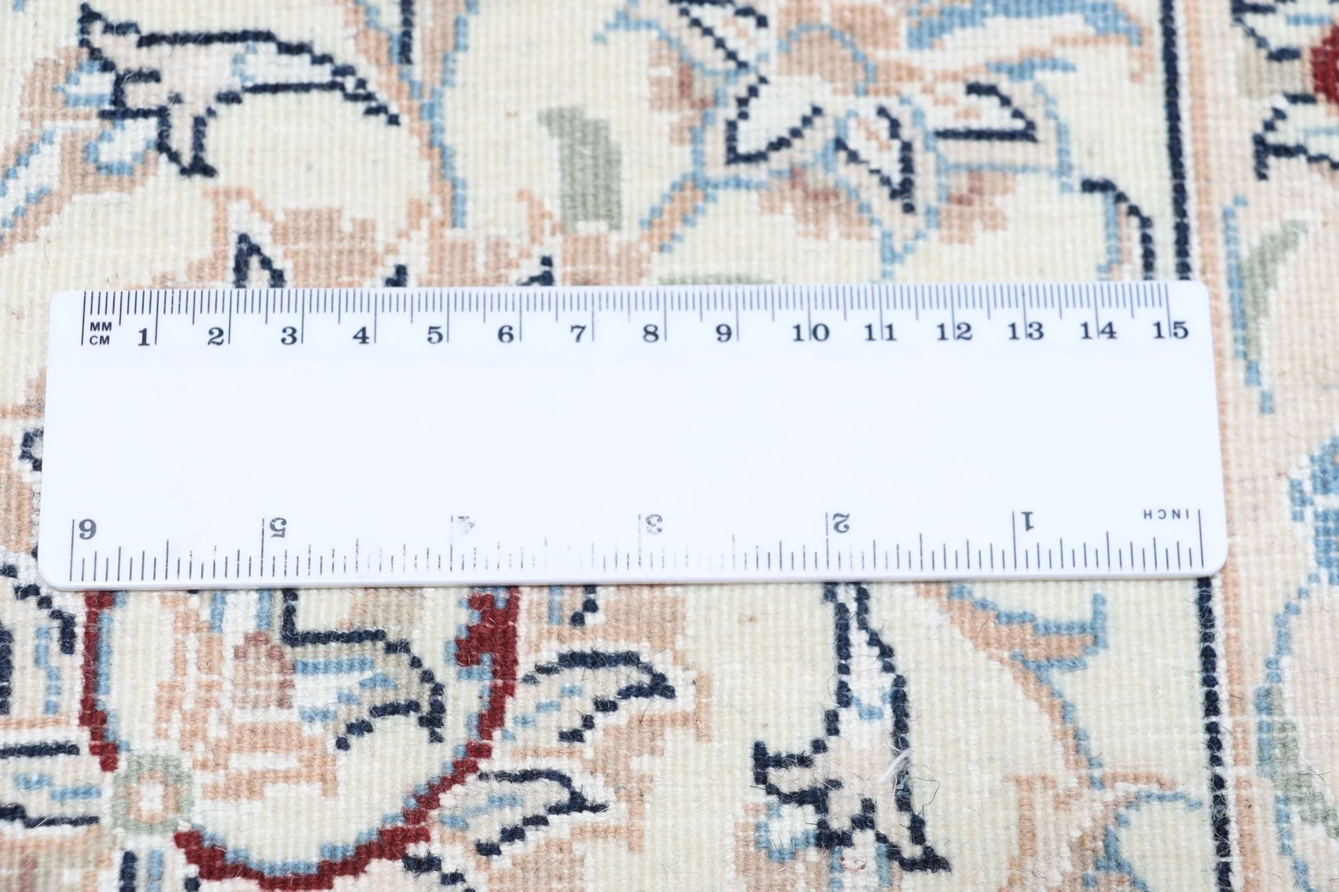 Nain Persian Rug 250 × 350 cm in Wool & Silk, hand-knotted - Image 11