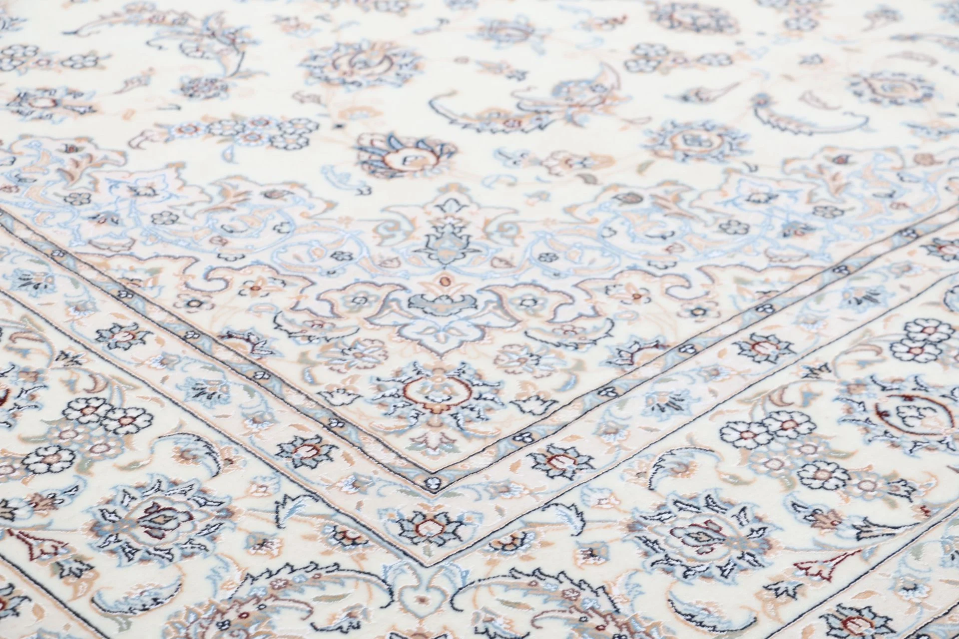 Wool & Silk Nain Persian Rug 247 × 350 cm, hand-knotted - Image 5