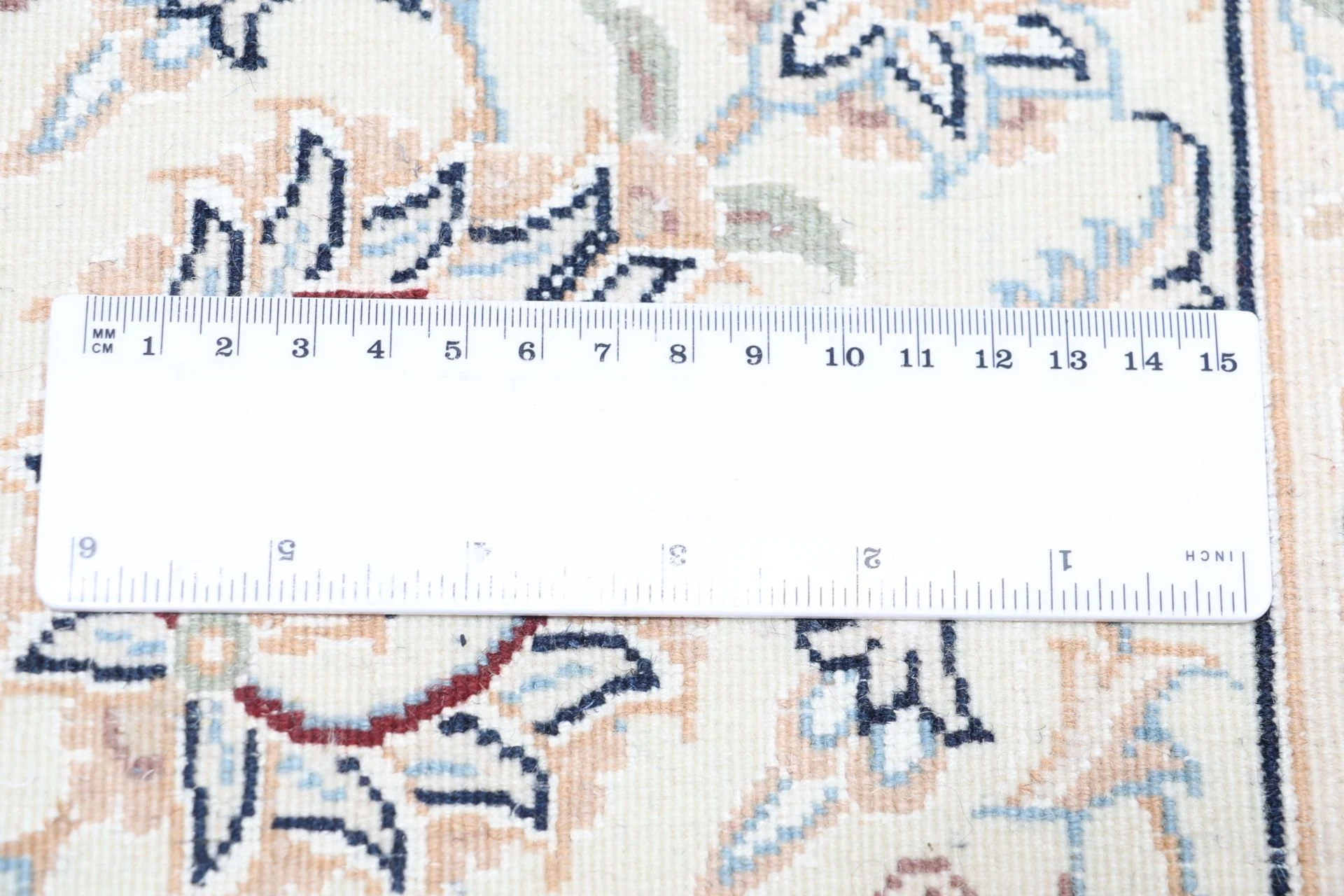 Wool & Silk Nain Persian Rug 247 × 350 cm, hand-knotted - Image 11