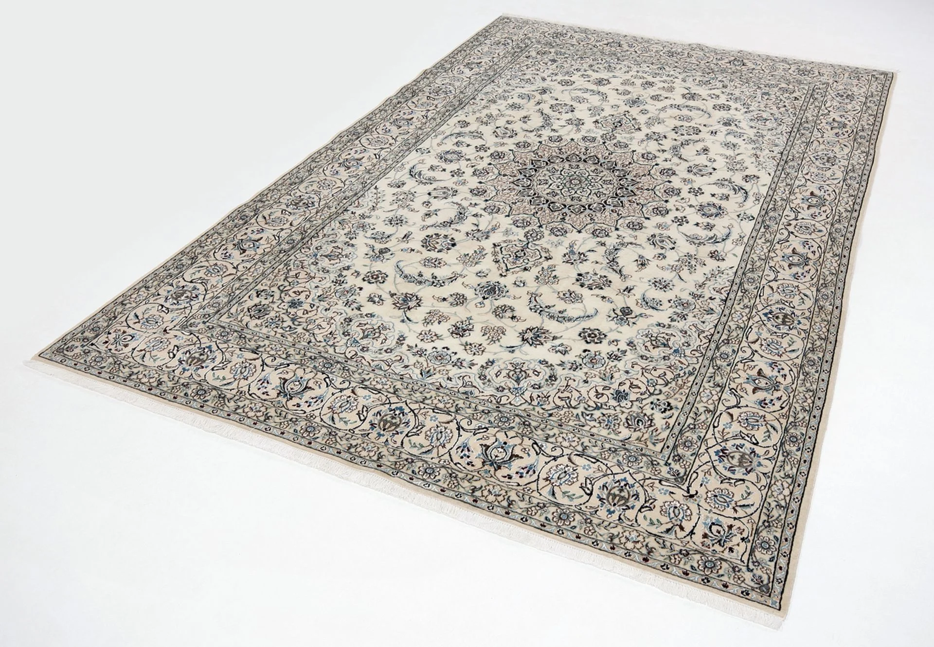 Alternative view of Nain Persian Rug 170 × 248 cm in Wool & Silk, hand-knotted