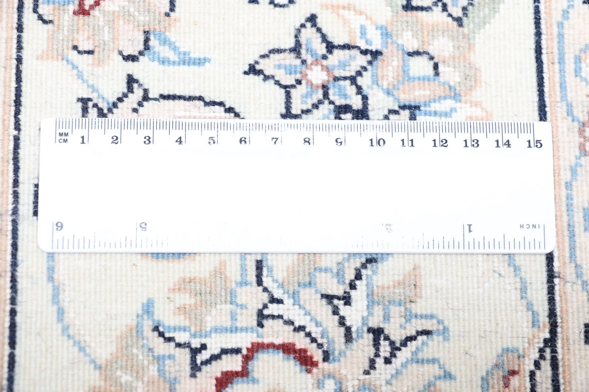 Hand-Knotted Nain Persian Rug, 200 × 310 cm, Wool & Silk - Image 10