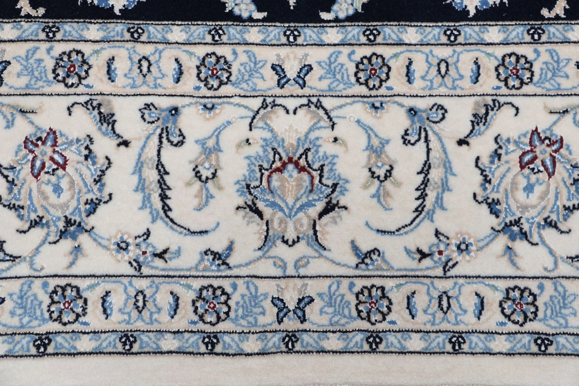 Wool & Silk Nain Persian Rug 224 × 270 cm, hand-knotted - Image 6
