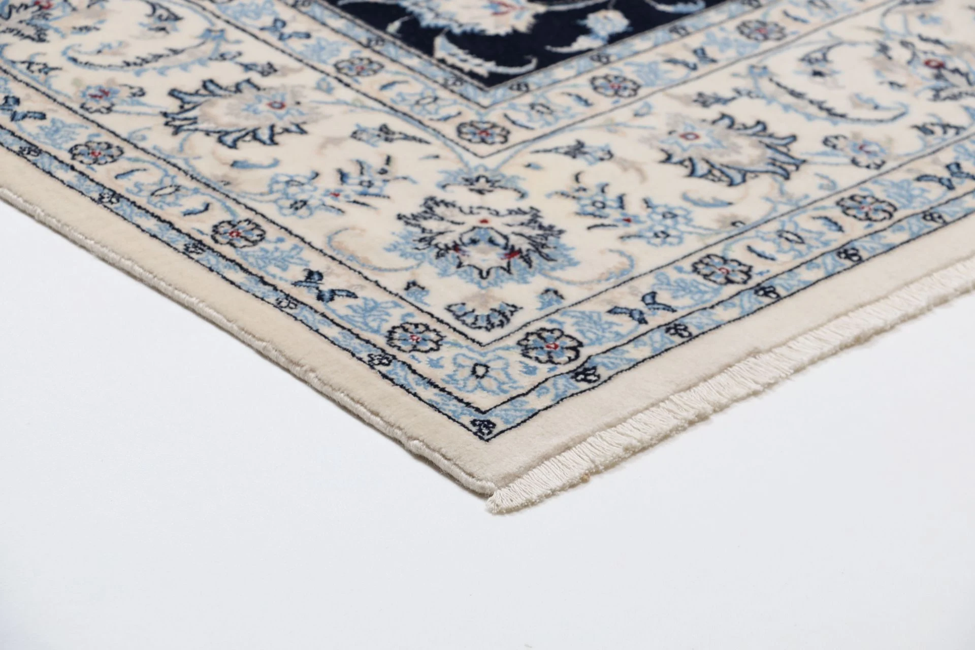 Wool & Silk Nain Persian Rug 224 × 270 cm, hand-knotted - Image 8