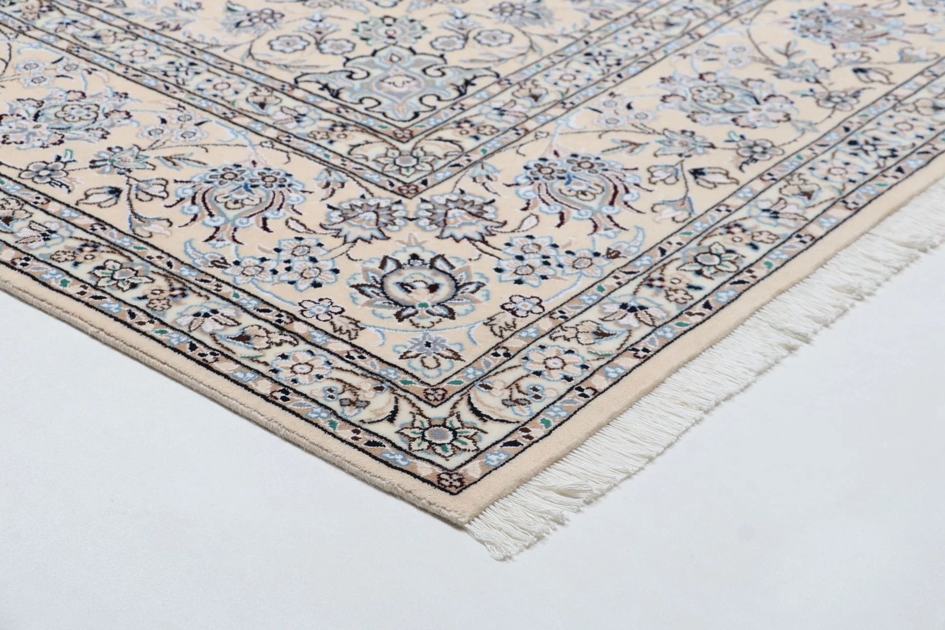 Wool & Silk Nain Persian Rug 248 × 357 cm, hand-knotted - Image 6
