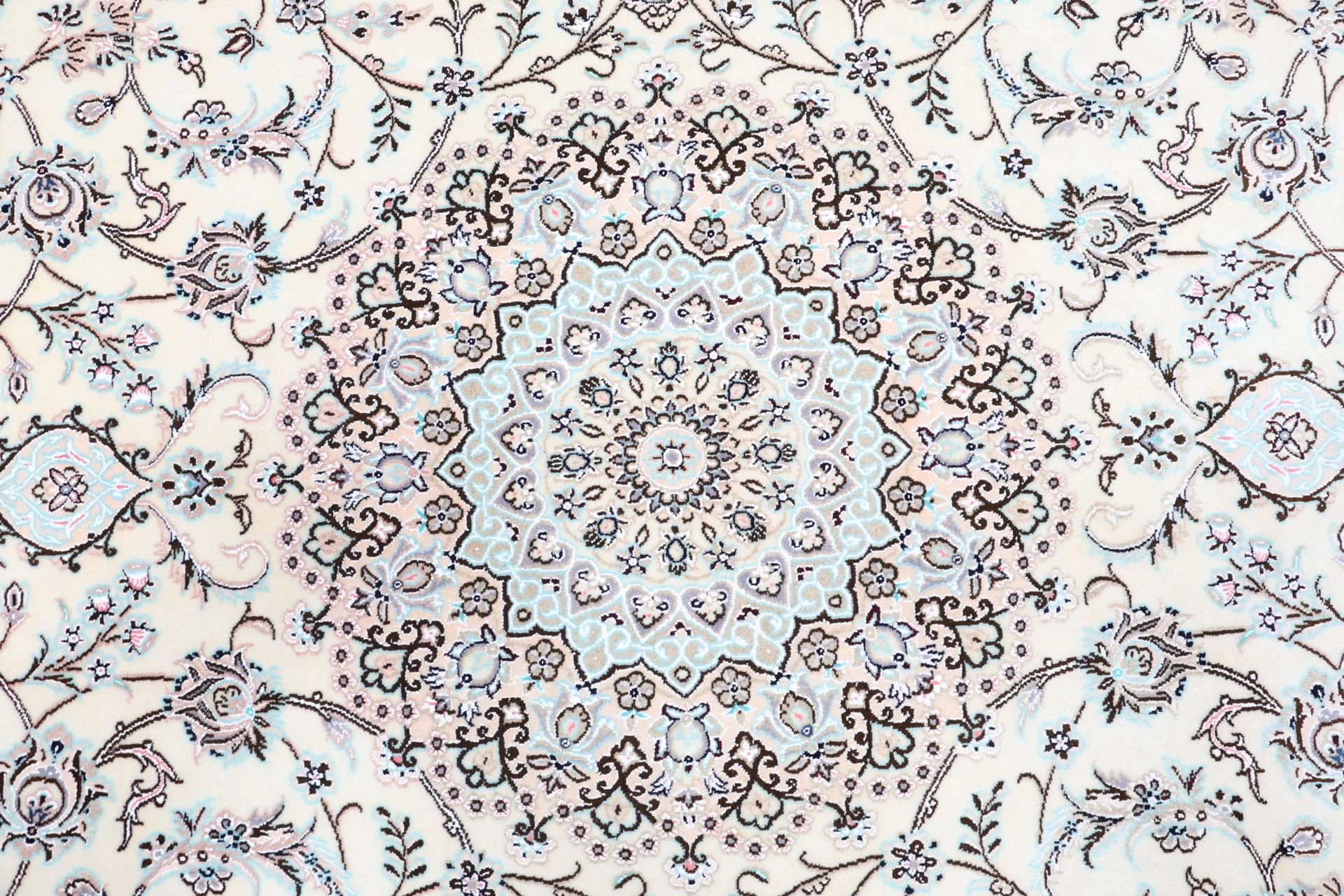 Wool & Silk Nain Persian Rug 202 × 310 cm, hand-knotted - Image 9