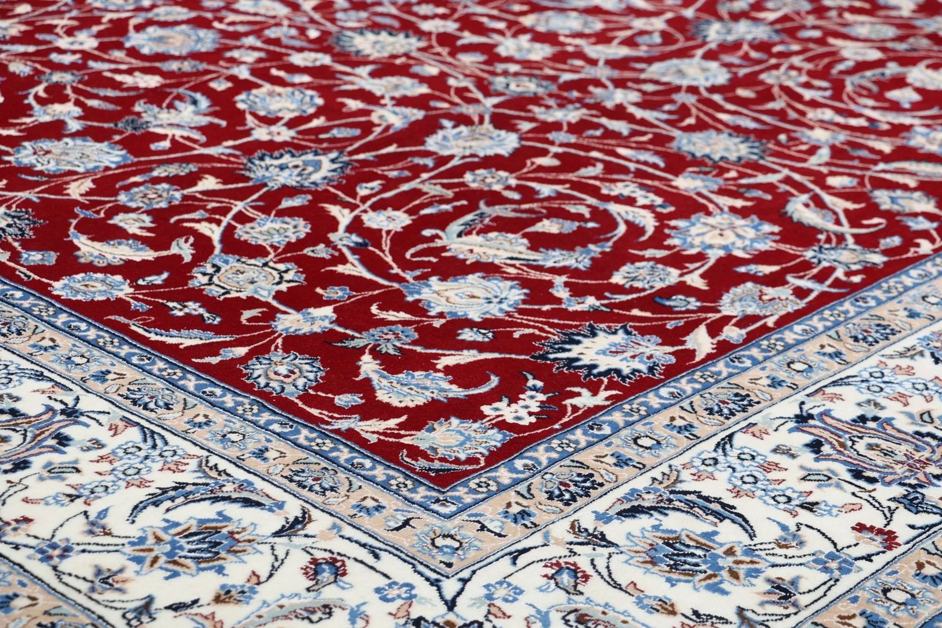 Nain Persian Rug 245 × 344 cm in Wool & Silk, hand-knotted - Image 5