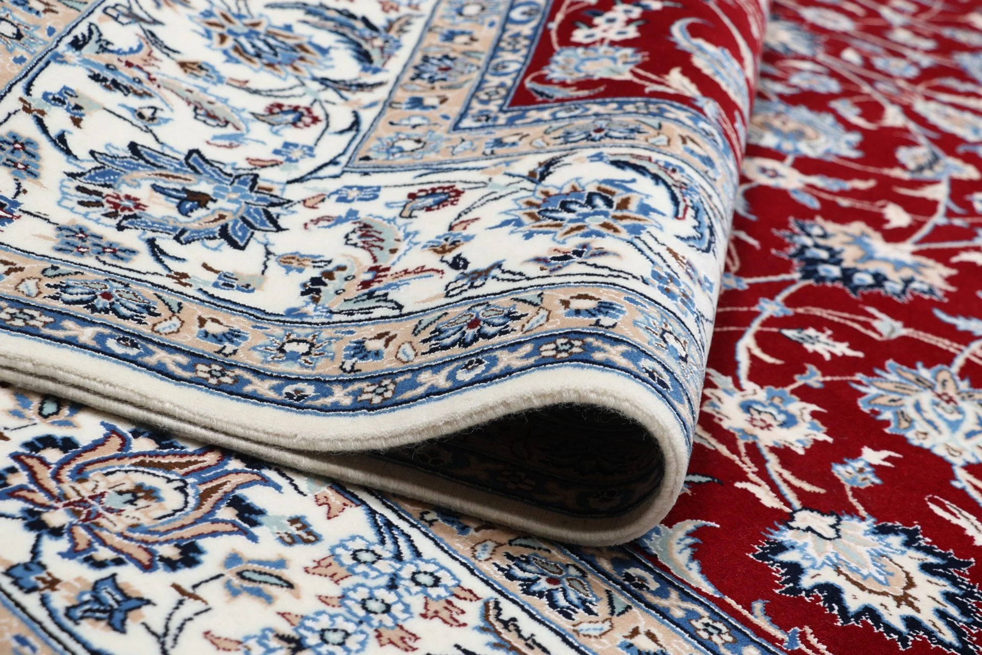 Nain Persian Rug 245 × 344 cm in Wool & Silk, hand-knotted - Image 10