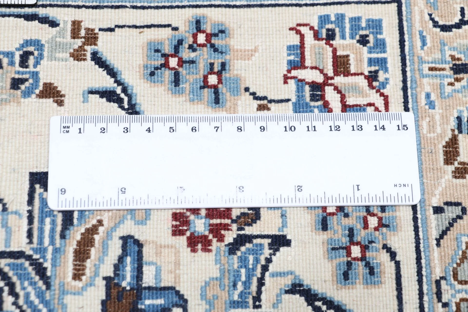 Nain Persian Rug 245 × 344 cm in Wool & Silk, hand-knotted - Image 11