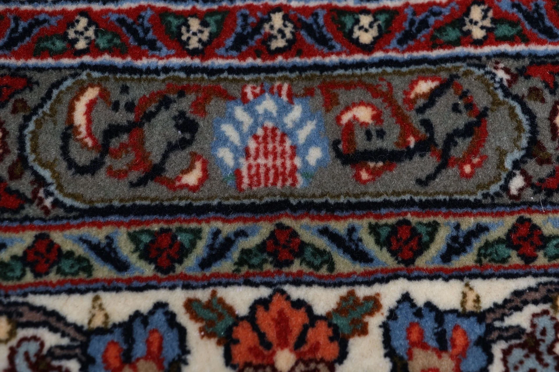Wool & Silk Moud Persian Rug 245 × 347 cm, hand-knotted - Image 12