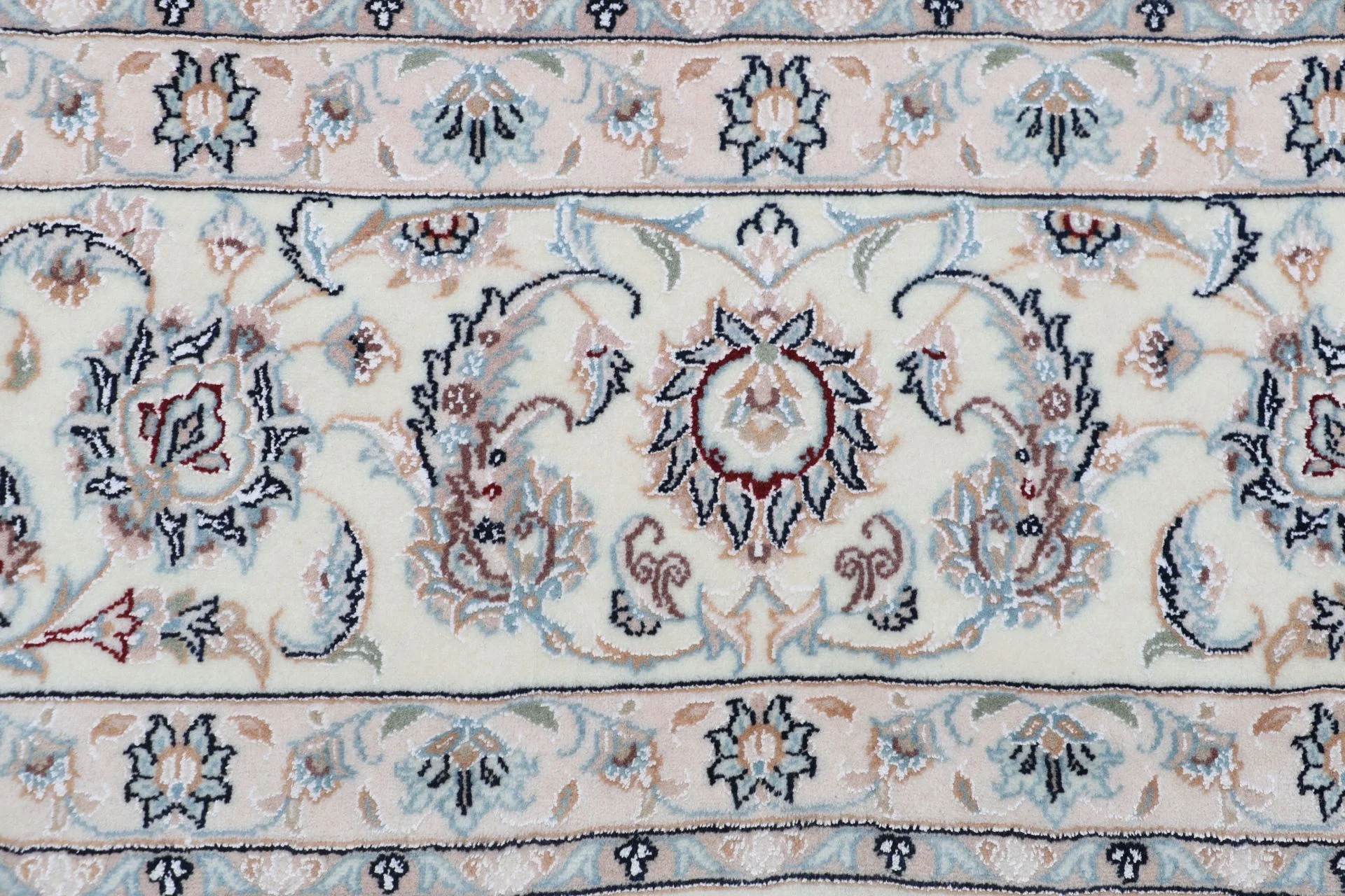 Hand-Knotted Nain Persian Rug, 246 × 344 cm, Wool & Silk - Image 8