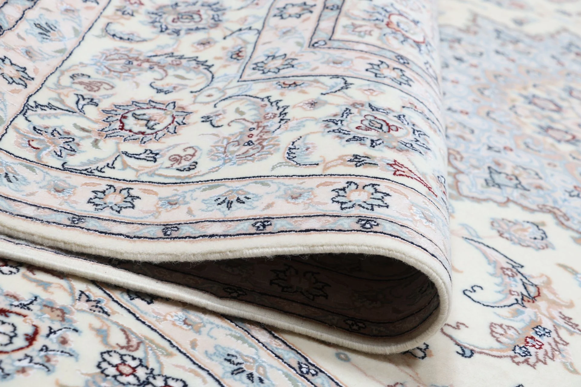 Hand-Knotted Nain Persian Rug, 246 × 344 cm, Wool & Silk - Image 10