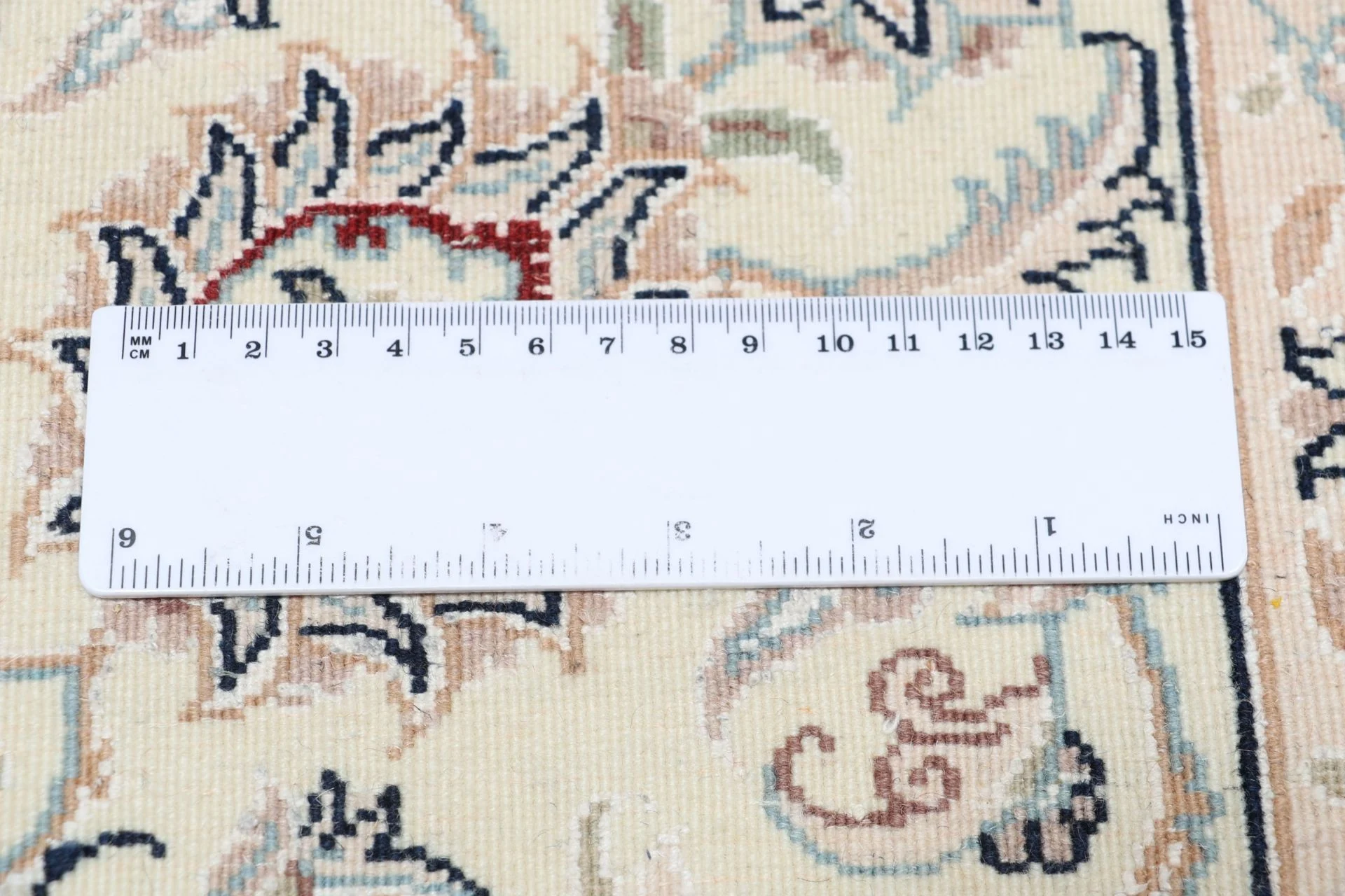 Hand-Knotted Nain Persian Rug, 246 × 344 cm, Wool & Silk - Image 11