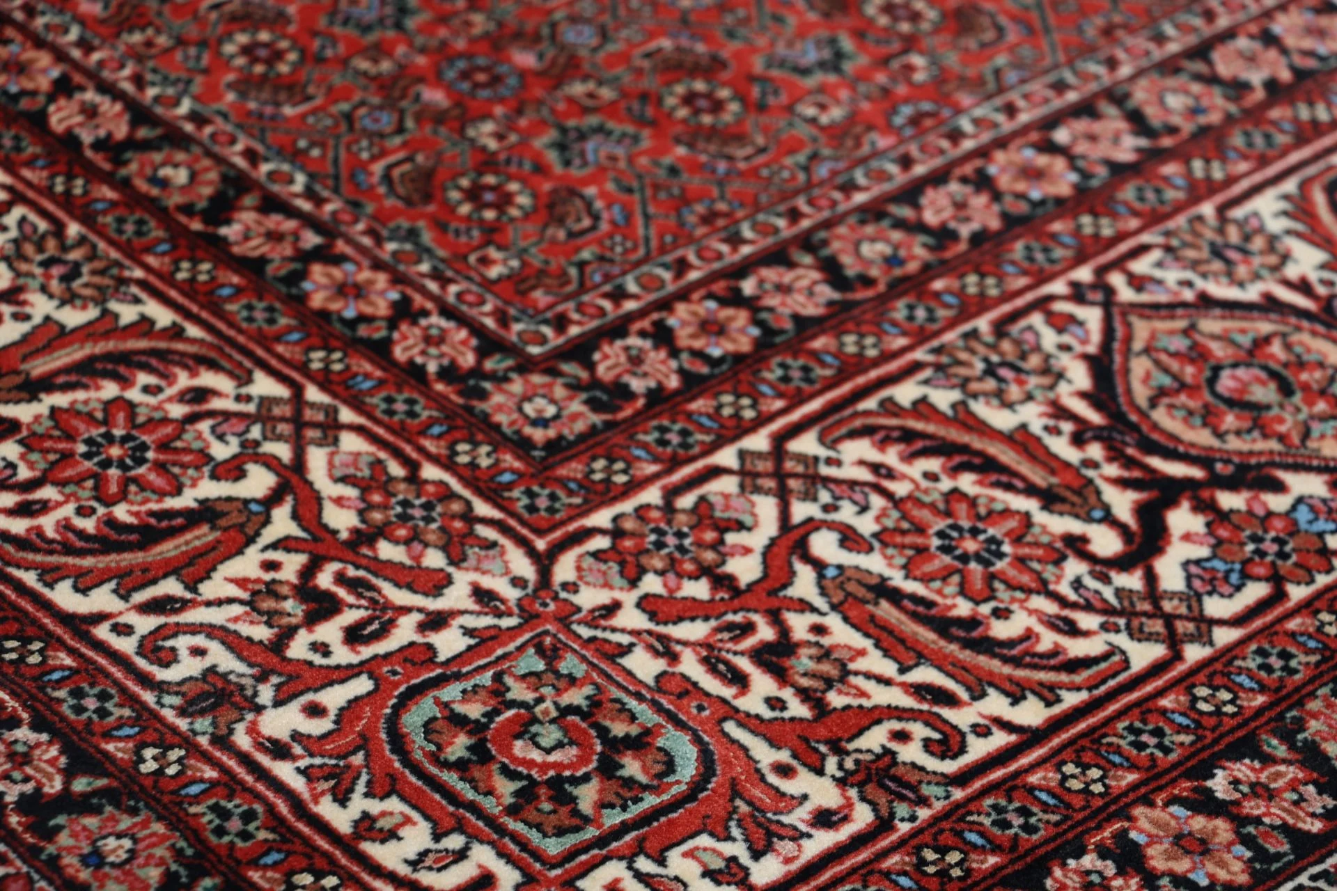 Hand-Knotted Bijar Persian Rug, 200 × 305 cm, Wool & Silk - Image 5