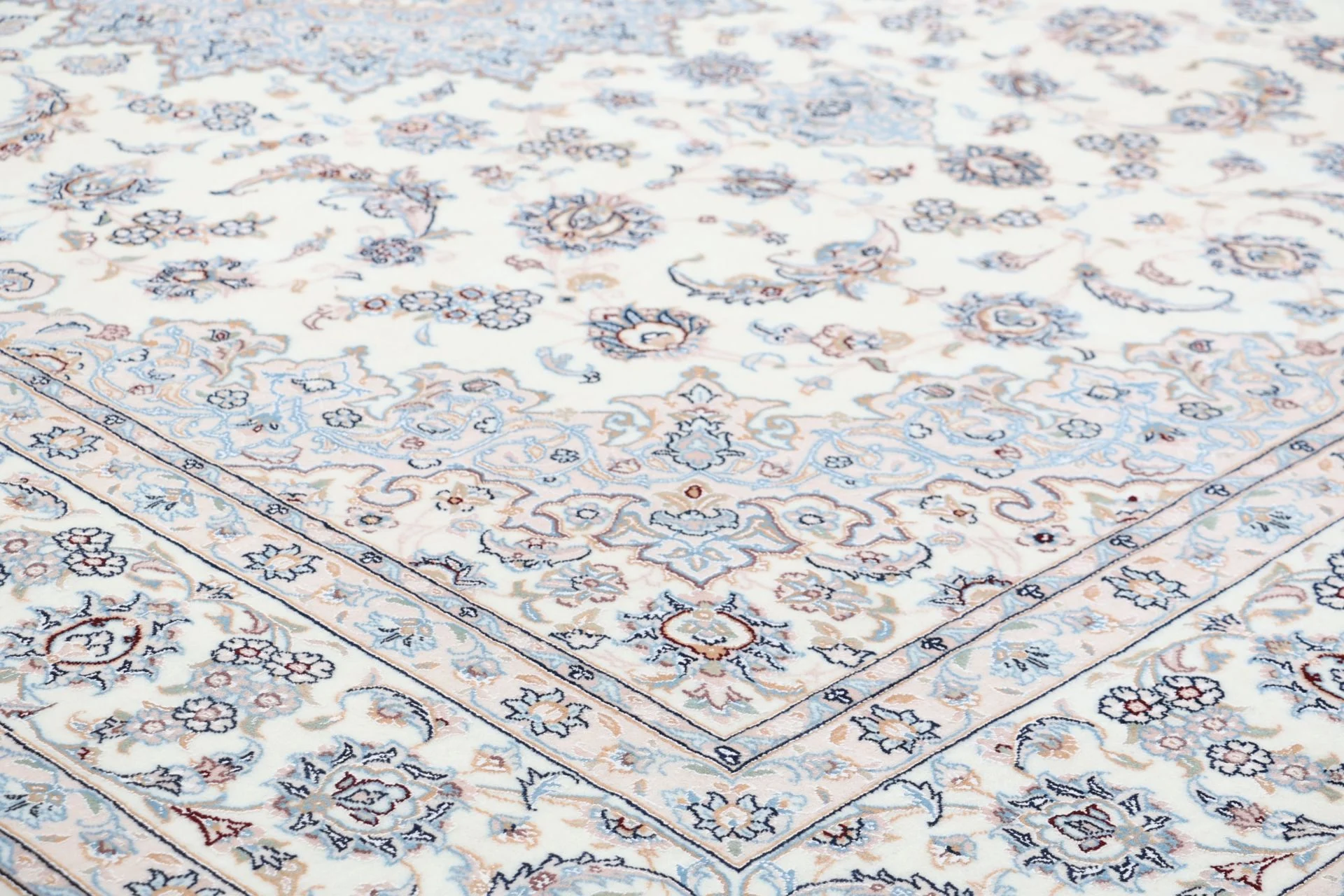 Wool & Silk Nain Persian Rug 255 × 366 cm, hand-knotted - Image 5