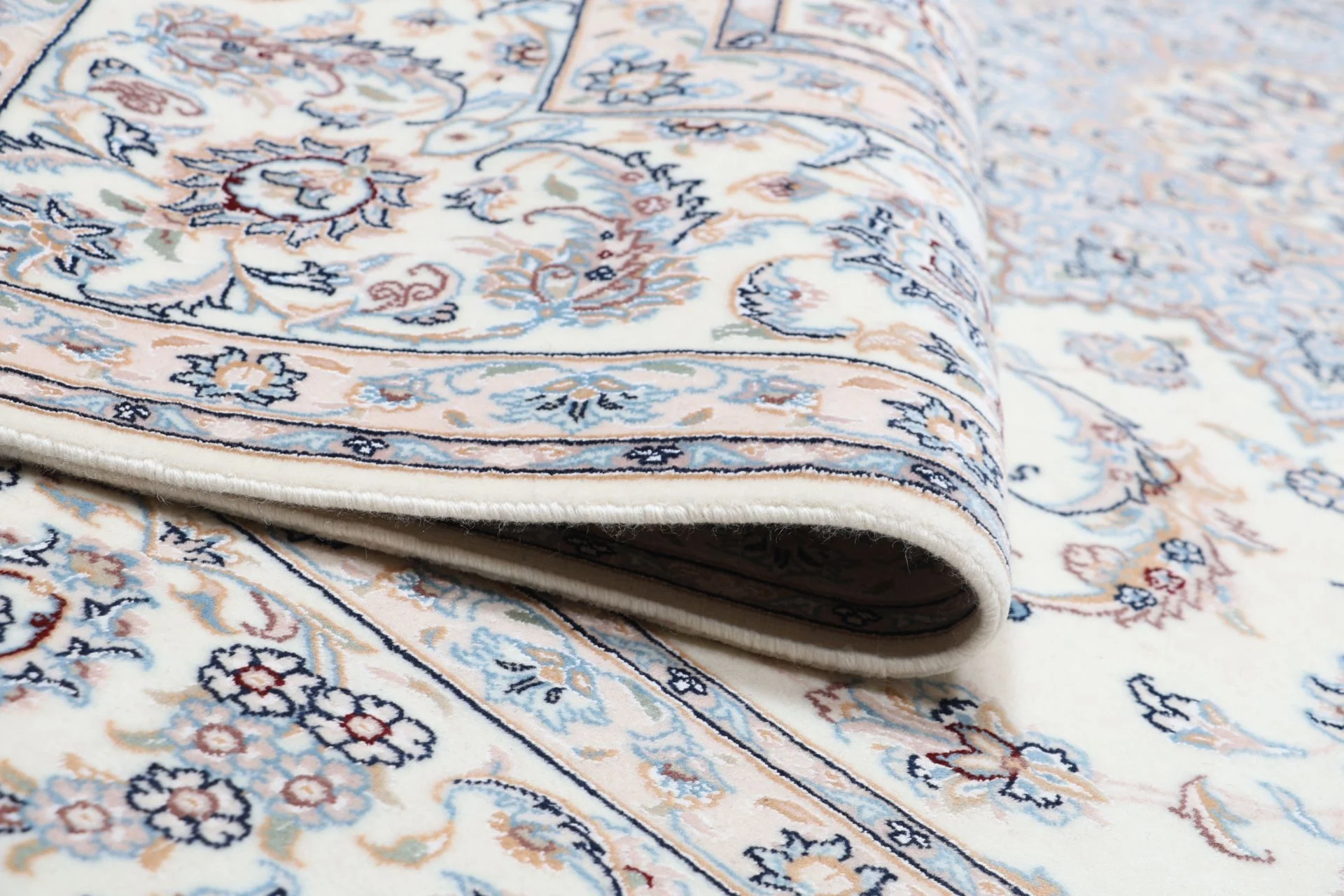 Wool & Silk Nain Persian Rug 255 × 366 cm, hand-knotted - Image 10