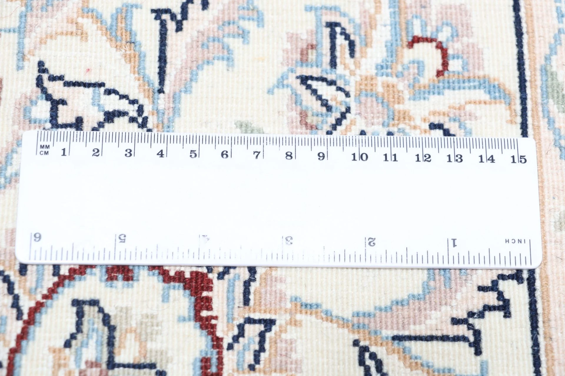 Wool & Silk Nain Persian Rug 255 × 366 cm, hand-knotted - Image 11