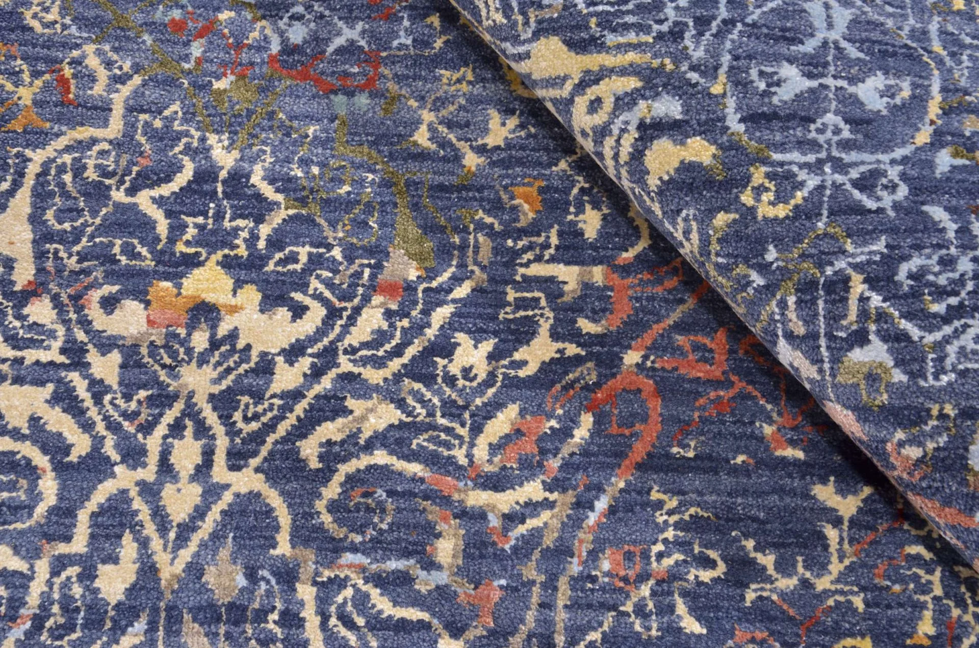 Hand-Knotted Indian Rug, 276 × 362 cm, Wool & Silk - Image 4