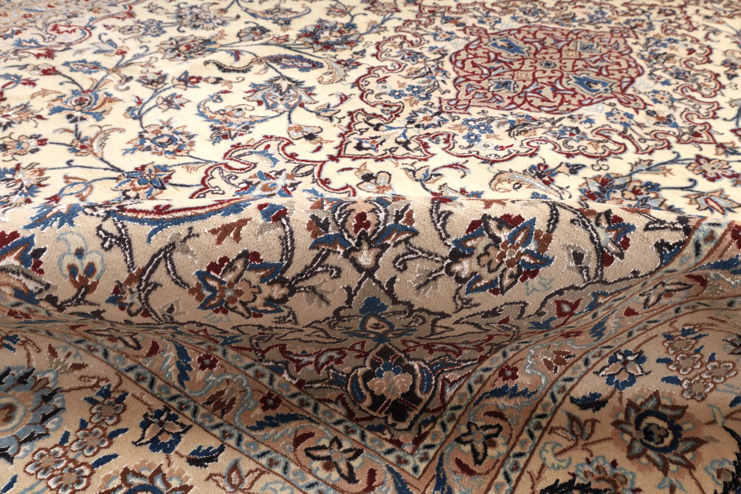 Hand-Knotted Nain Persian Rug, 305 × 205 cm, Wool & Silk - Image 4