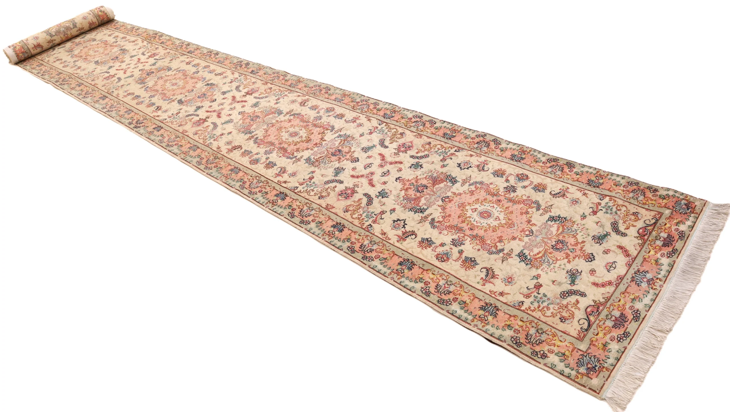 Tabriz Persian Rug 680 × 85 cm in Wool & Silk, hand-knotted - Image 5