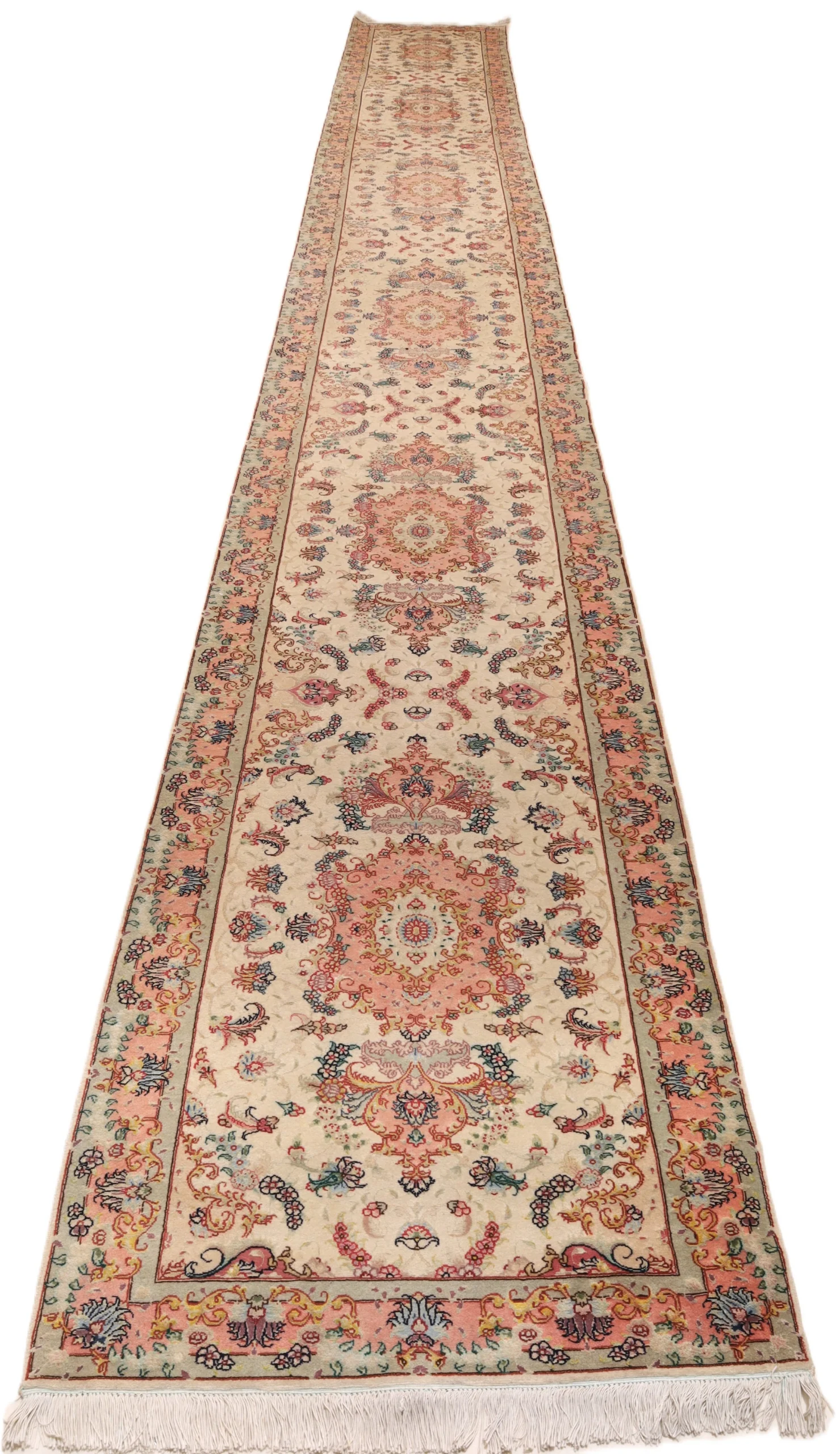 Tabriz Persian Rug 680 × 85 cm in Wool & Silk, hand-knotted - Image 12