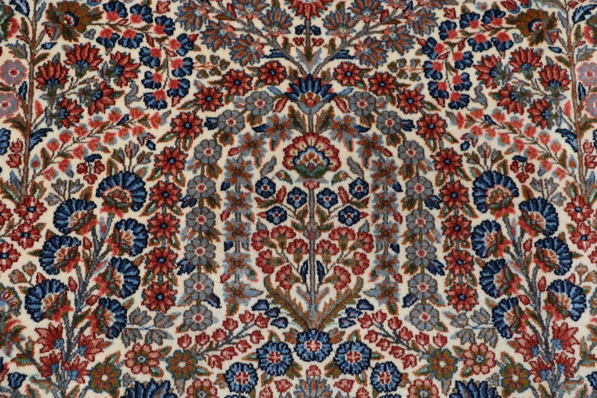 Hand-Knotted Kerman Persian Rug, 220 × 280 cm, Wool - Image 9