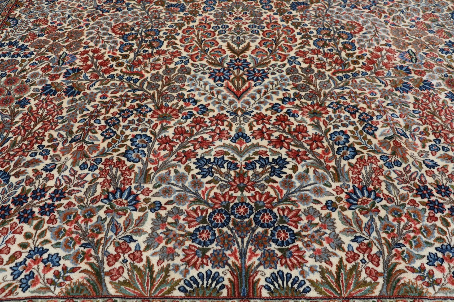 Hand-Knotted Kerman Persian Rug, 220 × 280 cm, Wool - Image 12