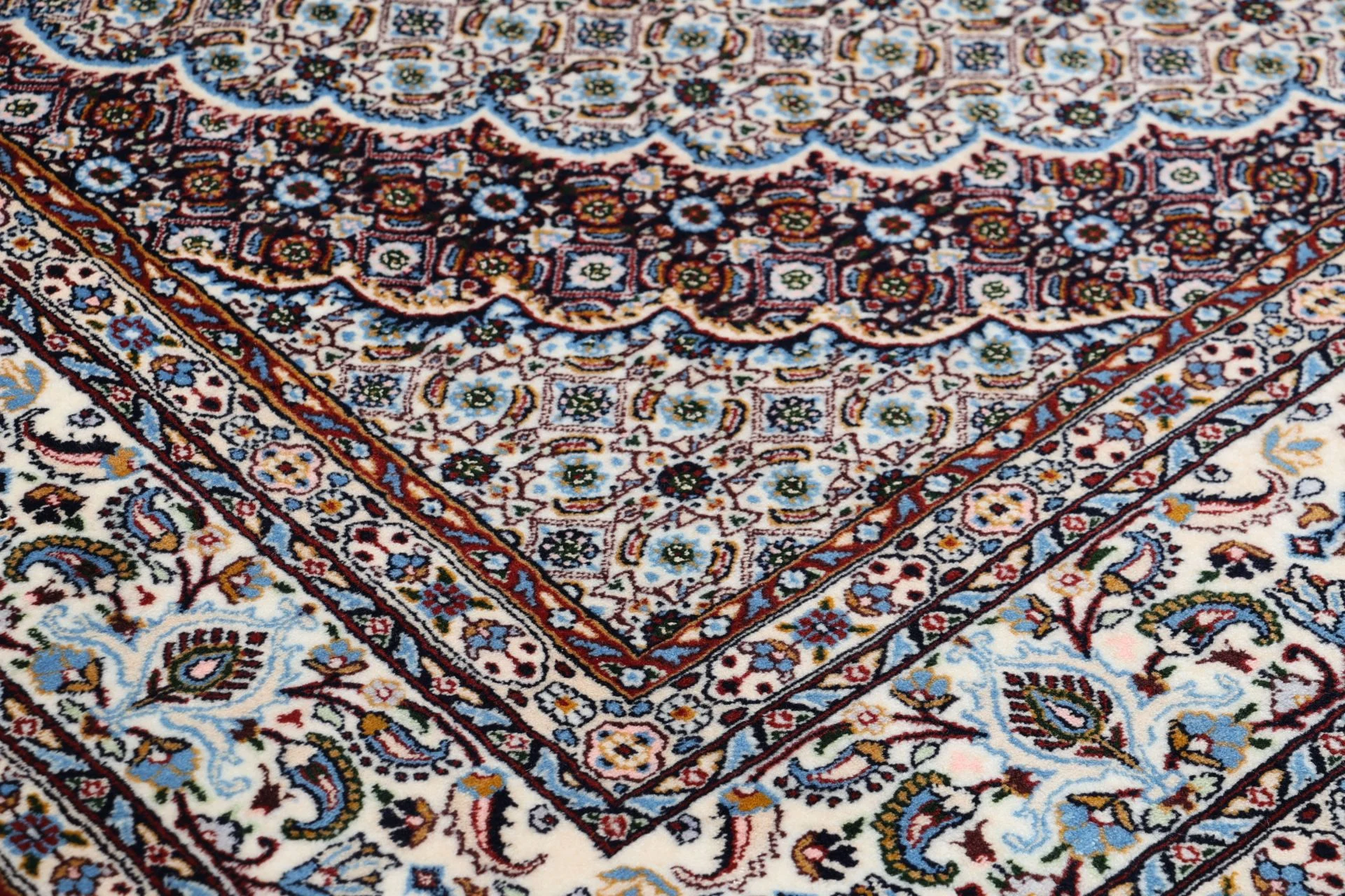 Hand-Knotted Moud Persian Rug, 195 × 255 cm, Wool - Image 5
