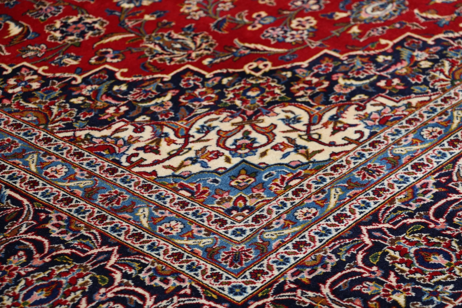 Kashan Persian Rug 245 × 340 cm in Wool, hand-knotted - Image 5