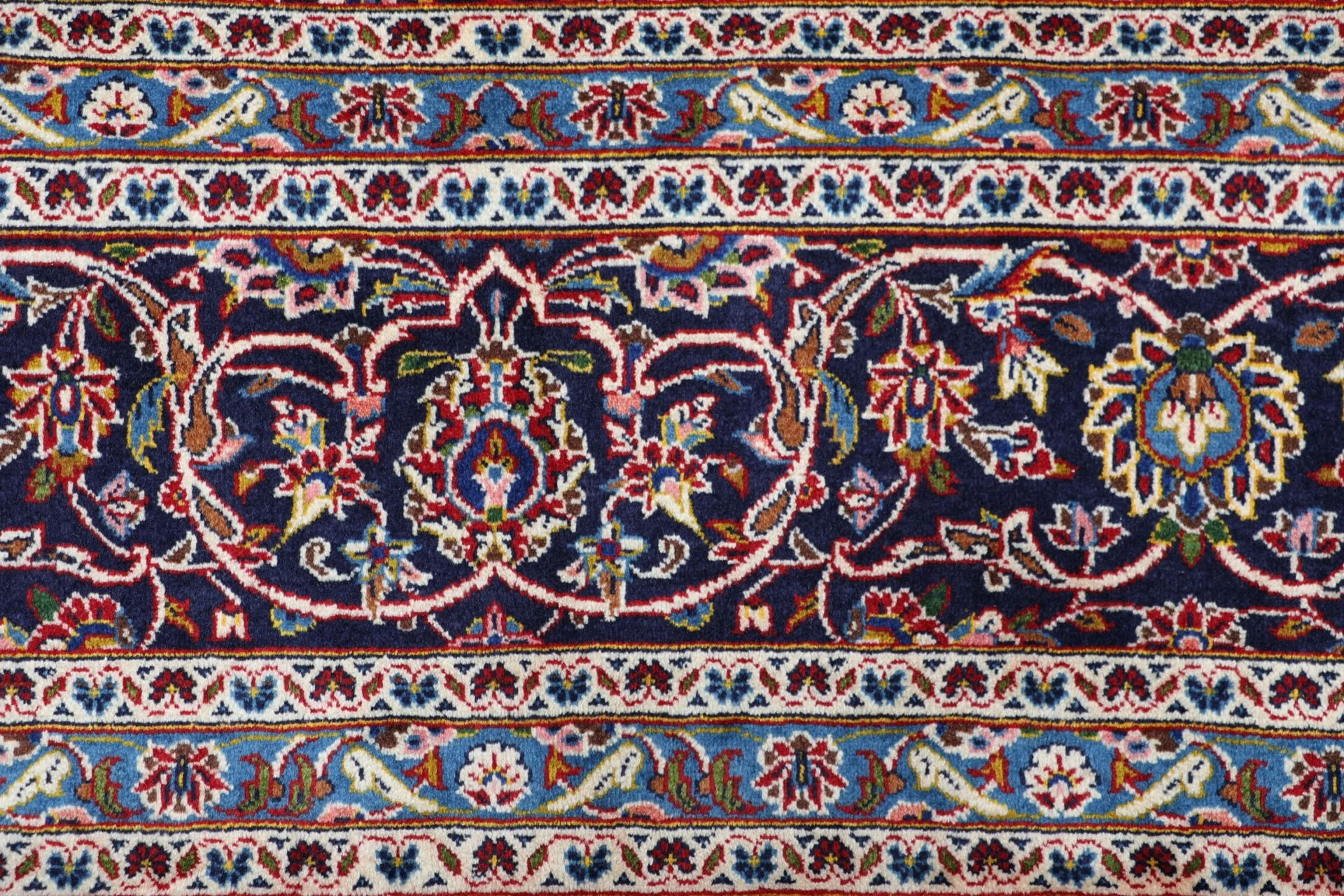 Kashan Persian Rug 245 × 340 cm in Wool, hand-knotted - Image 8
