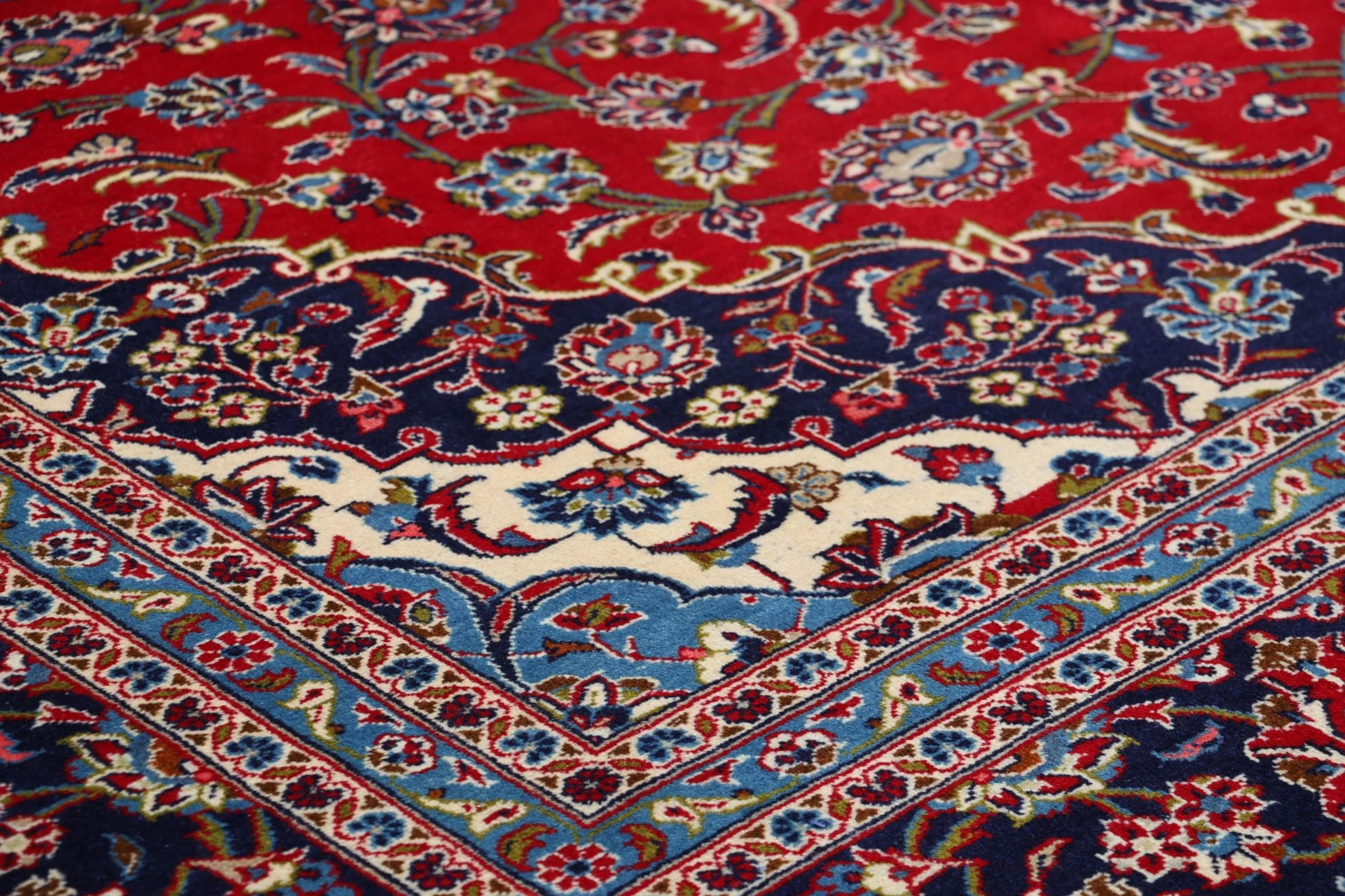 Hand-Knotted Kashan Persian Rug, 252 × 345 cm, Wool - Image 5