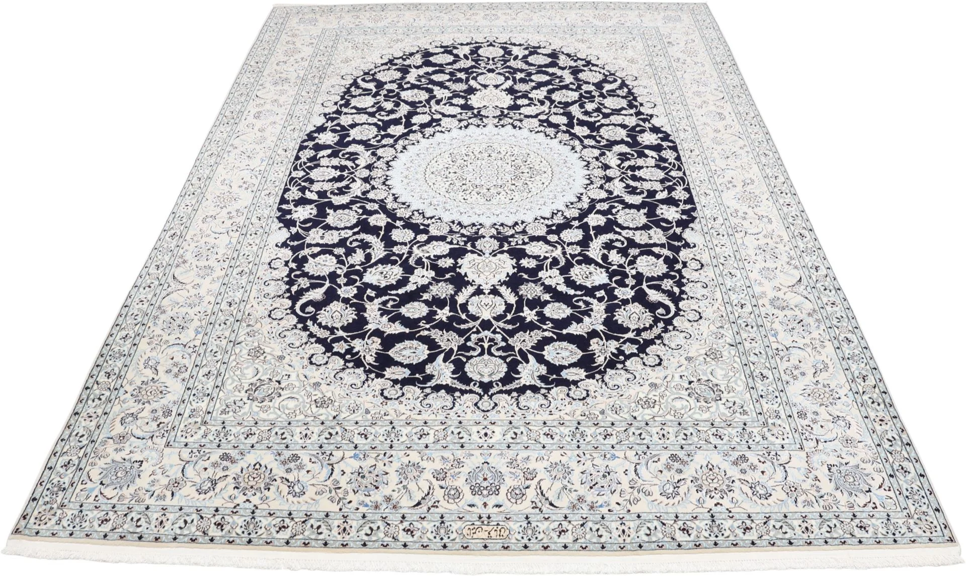 Alternative view of Nain Persian Rug 208 × 306 cm in Wool & Silk, hand-knotted