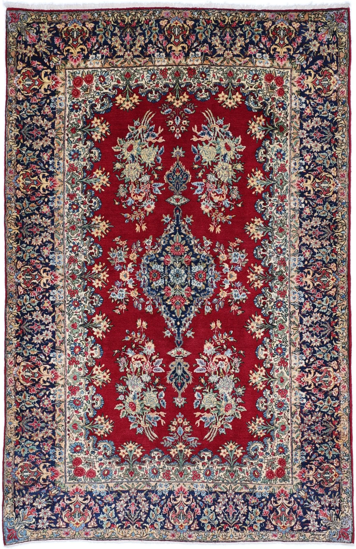 Kerman Persian Rug 148 × 227 cm in Wool, hand-knotted