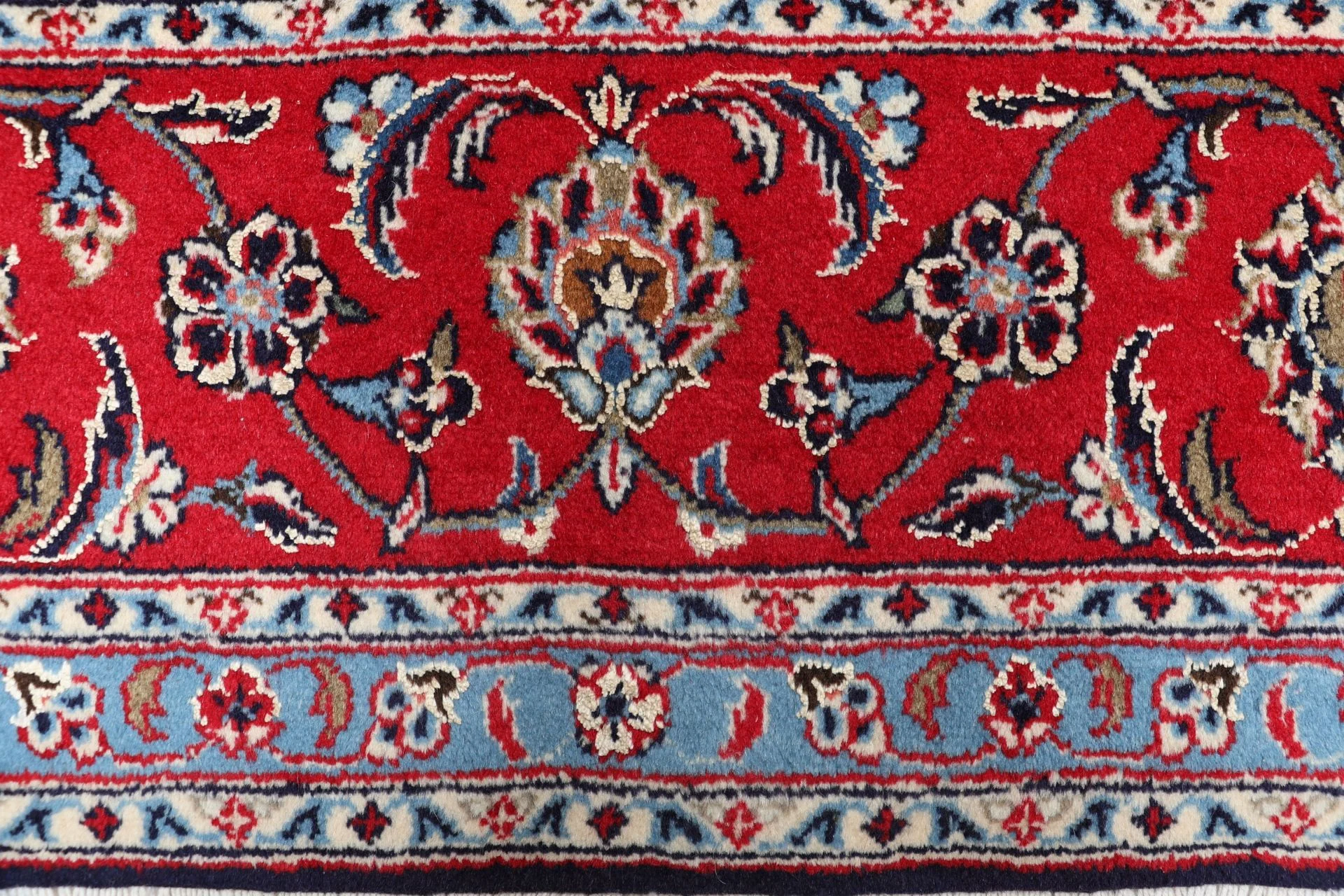 Kashan Persian Rug 197 × 299 cm in Wool & Silk, hand-knotted - Image 8