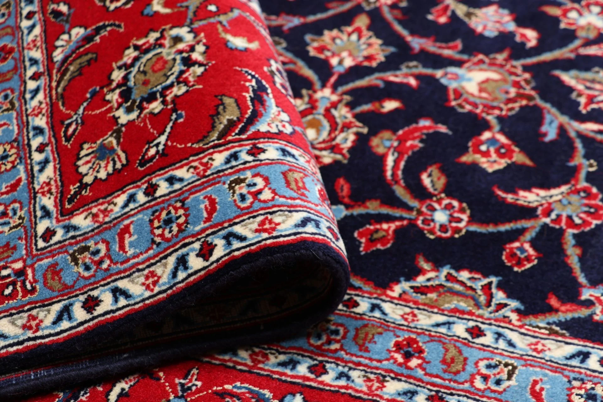 Kashan Persian Rug 197 × 299 cm in Wool & Silk, hand-knotted - Image 10
