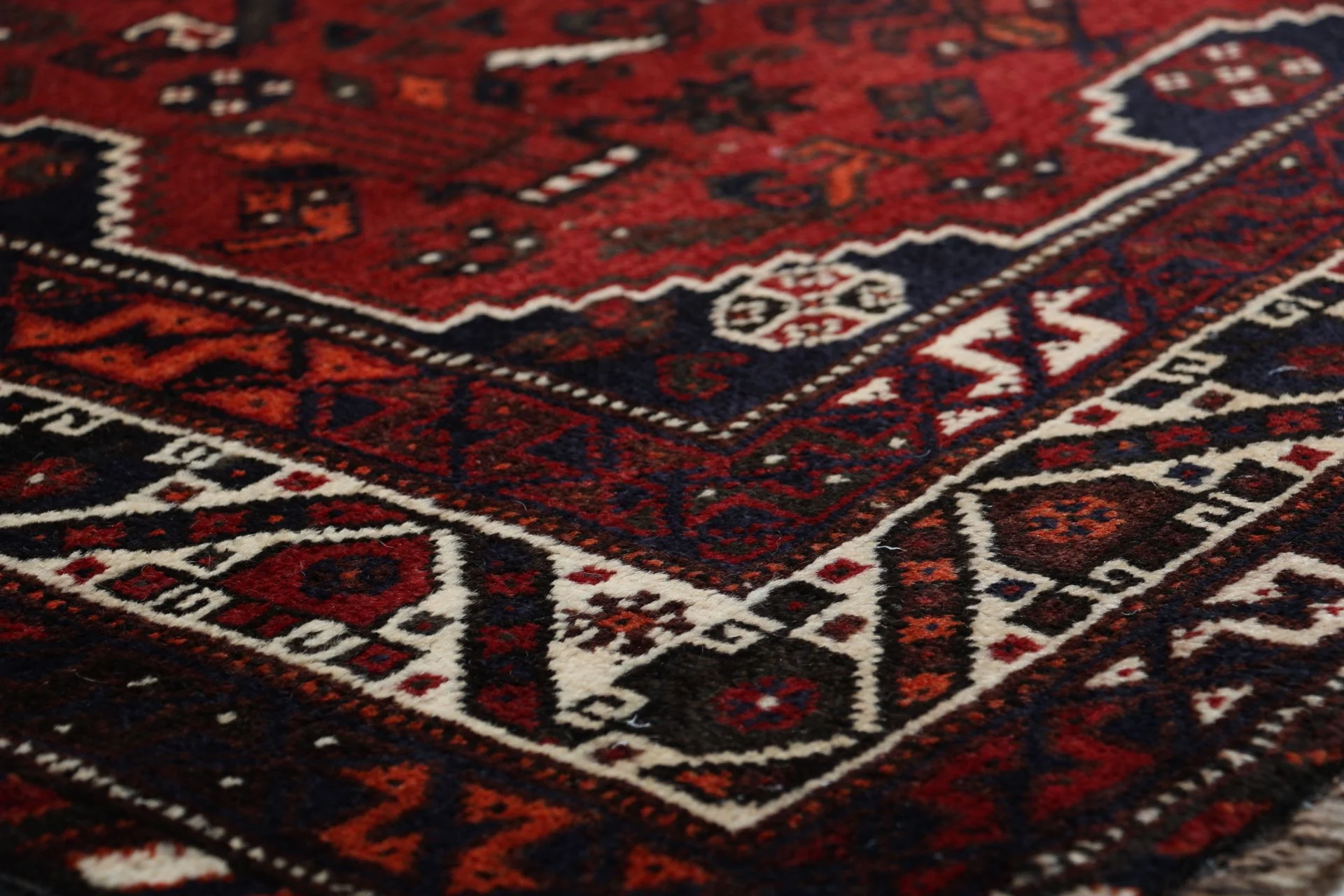 Wool Qashqai Persian Rug 230 × 310 cm, hand-knotted - Image 5